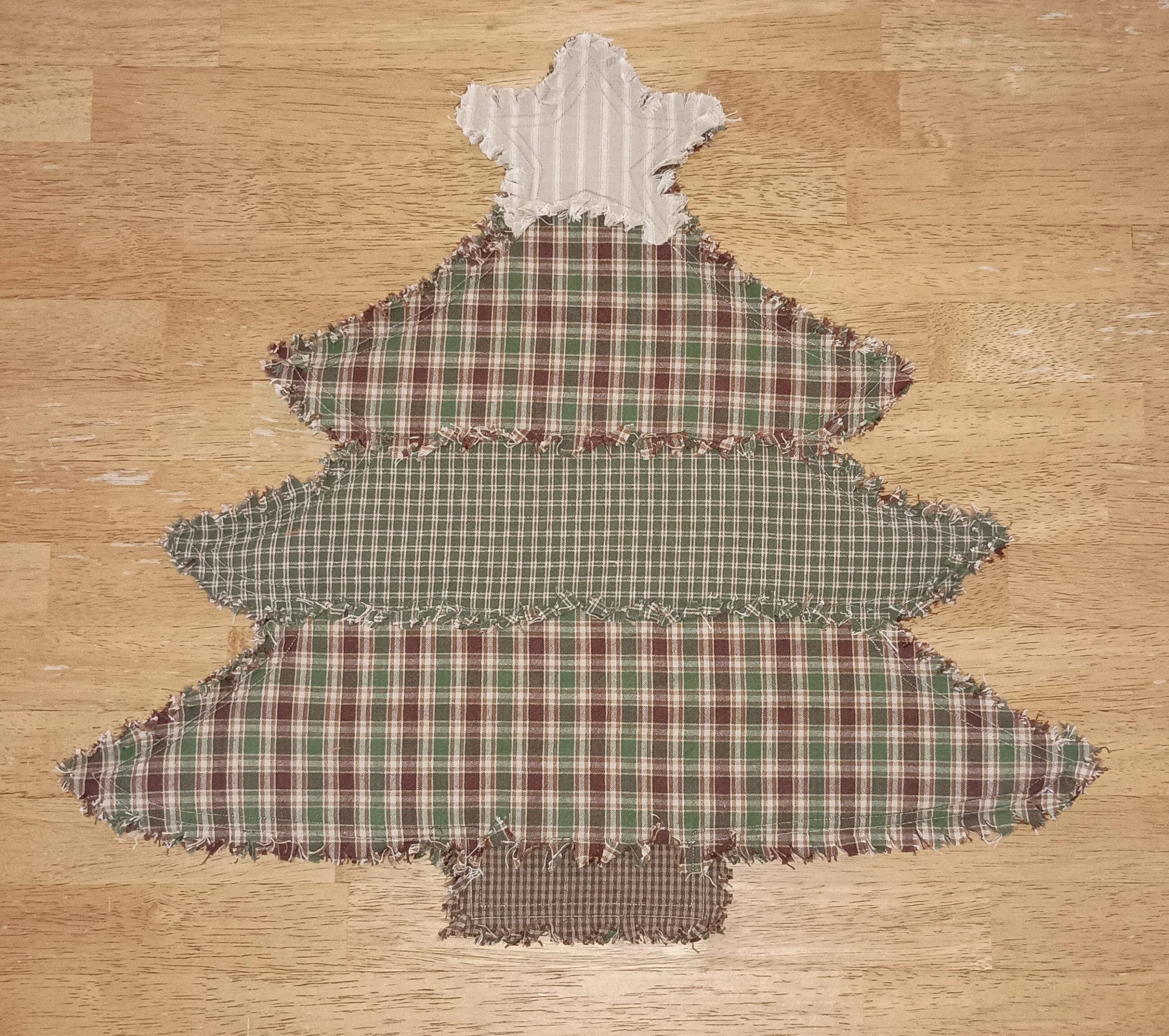 Christmas Tree Placemat made with sage green and rust plaid fabrics