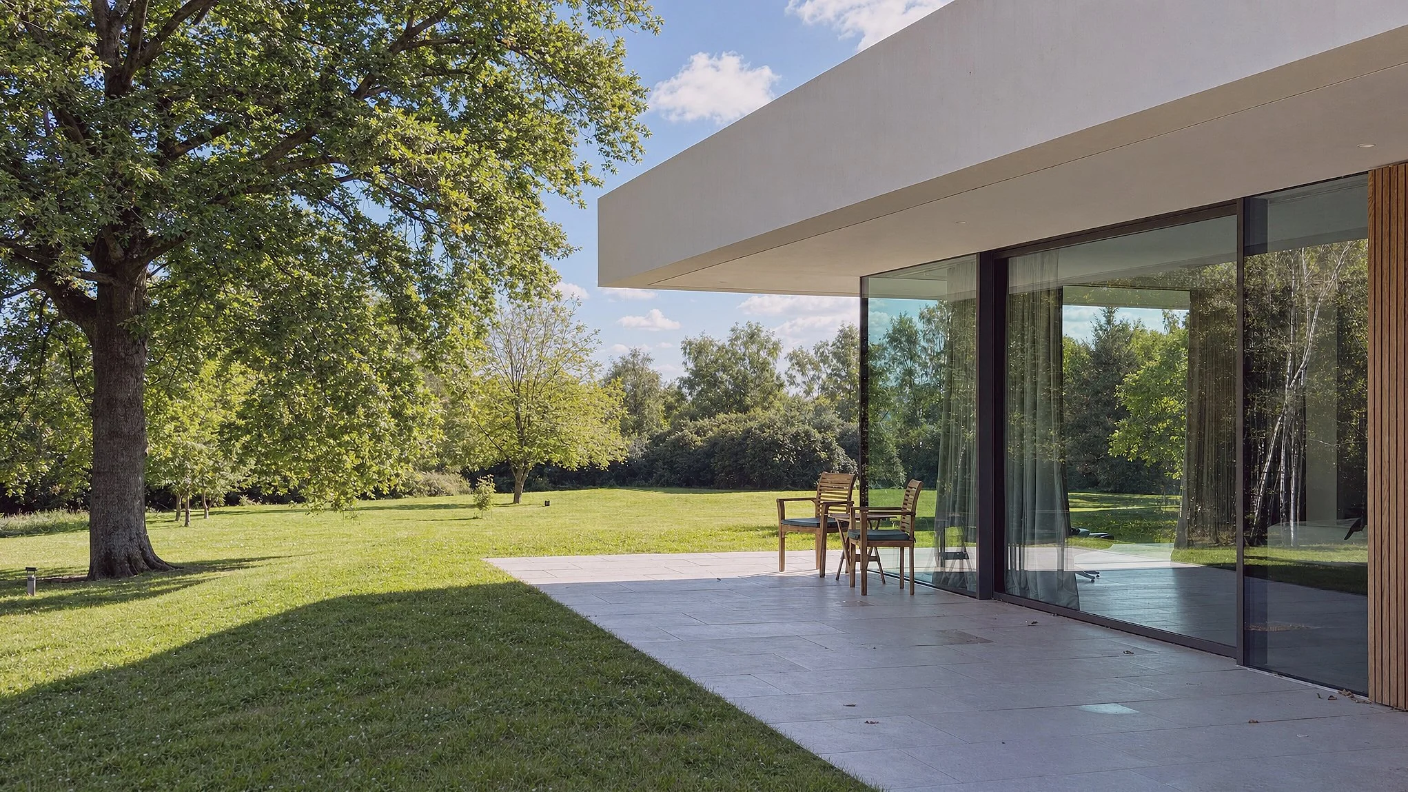 house-corner-uhd.jpg