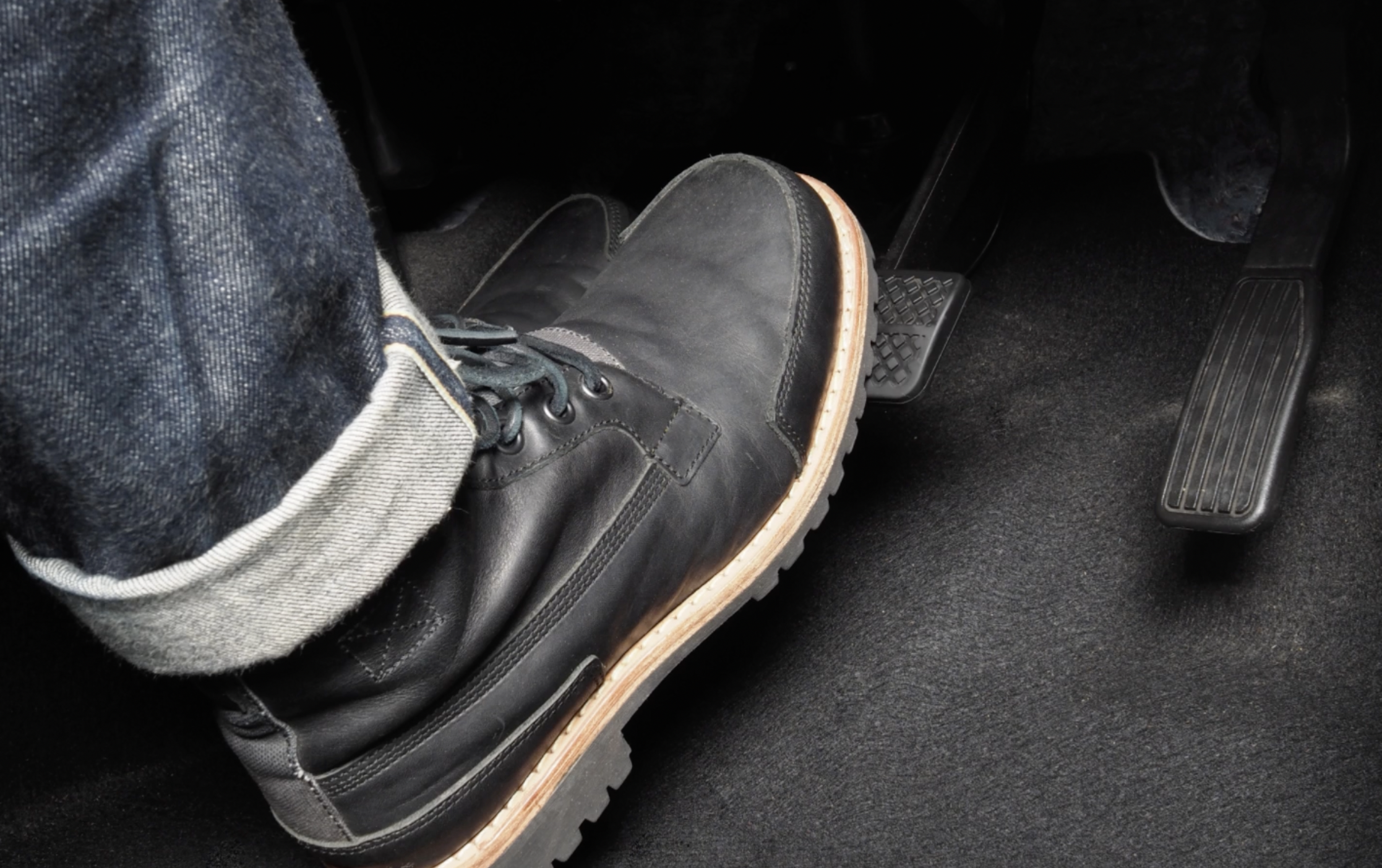 longer braking distance - a symptom of bad brake pads