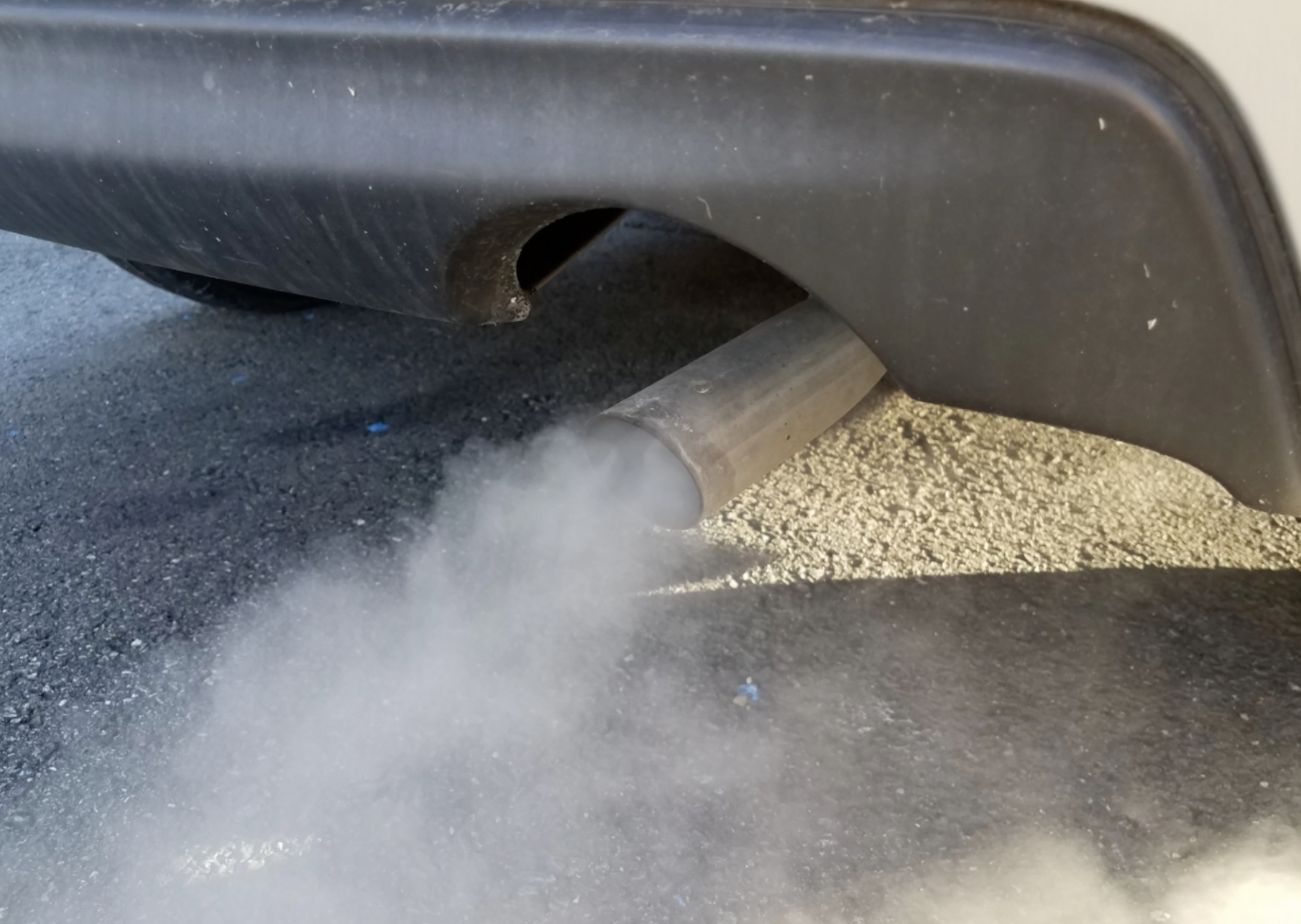 thick white smoke - a symptom of a bad head gasket
