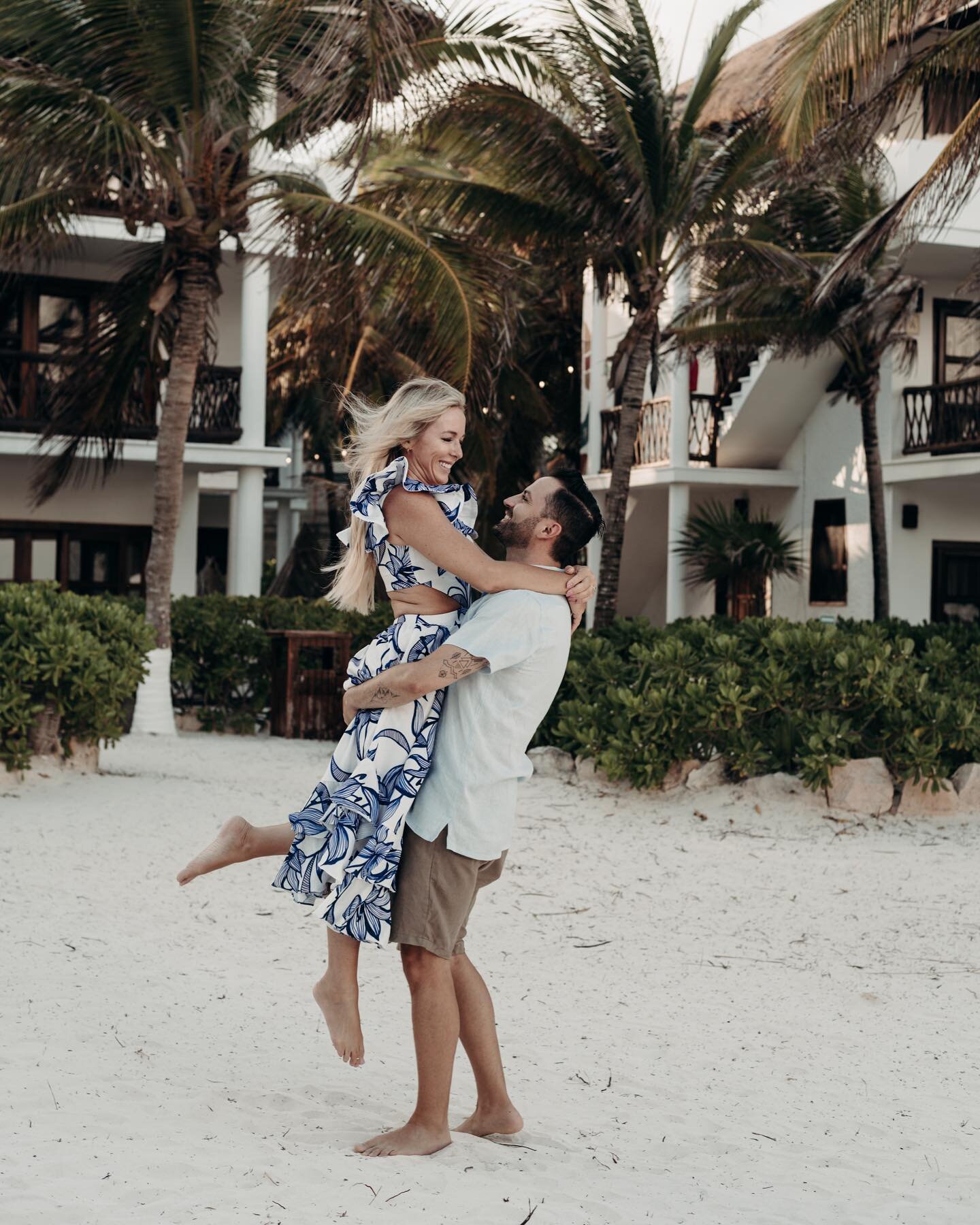 &bull;Love is not finding someone to live with. It's finding someone you can't live without.&bull;
.
.
#love #photography #weddingphotographer #couplephotographer #wedding #tulum #tulumphotographer