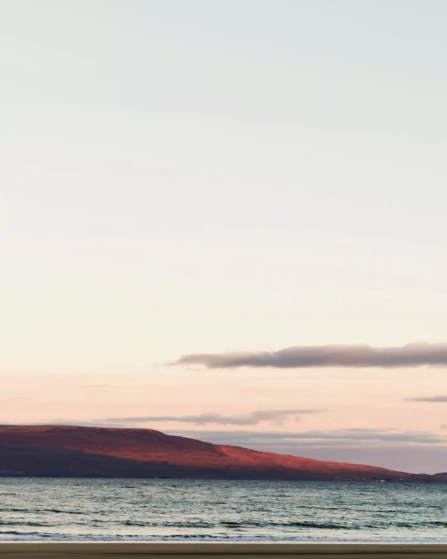 Low winter light across Currane
.
.
.
.
.
.
.
.
.
#wildmayo #discovermayo #wildatlanticway #wildatlanticwaymayo #wildatlanticwaypics #louisburgh #mayo #mayodotie #mayotourism #photography #landscapephotography #irishlandscape #irishphotographersofins