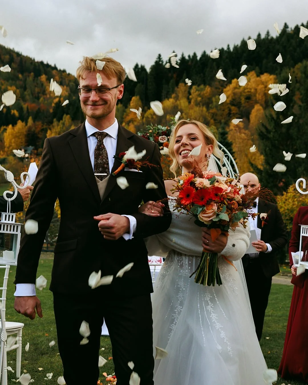 M&oacute;j ostatni w tym sezonie. 

Nie będę ukrywał, że będę tęsknił za ślubami przez te parę miesięcy, ale na pewno nie będę przez ten czas pr&oacute;żnował 😎

Mam tu jeszcze co nieco do pokazania 🫶

Emilia i Piotrek - dzięki! 

#slubplenerowy #f