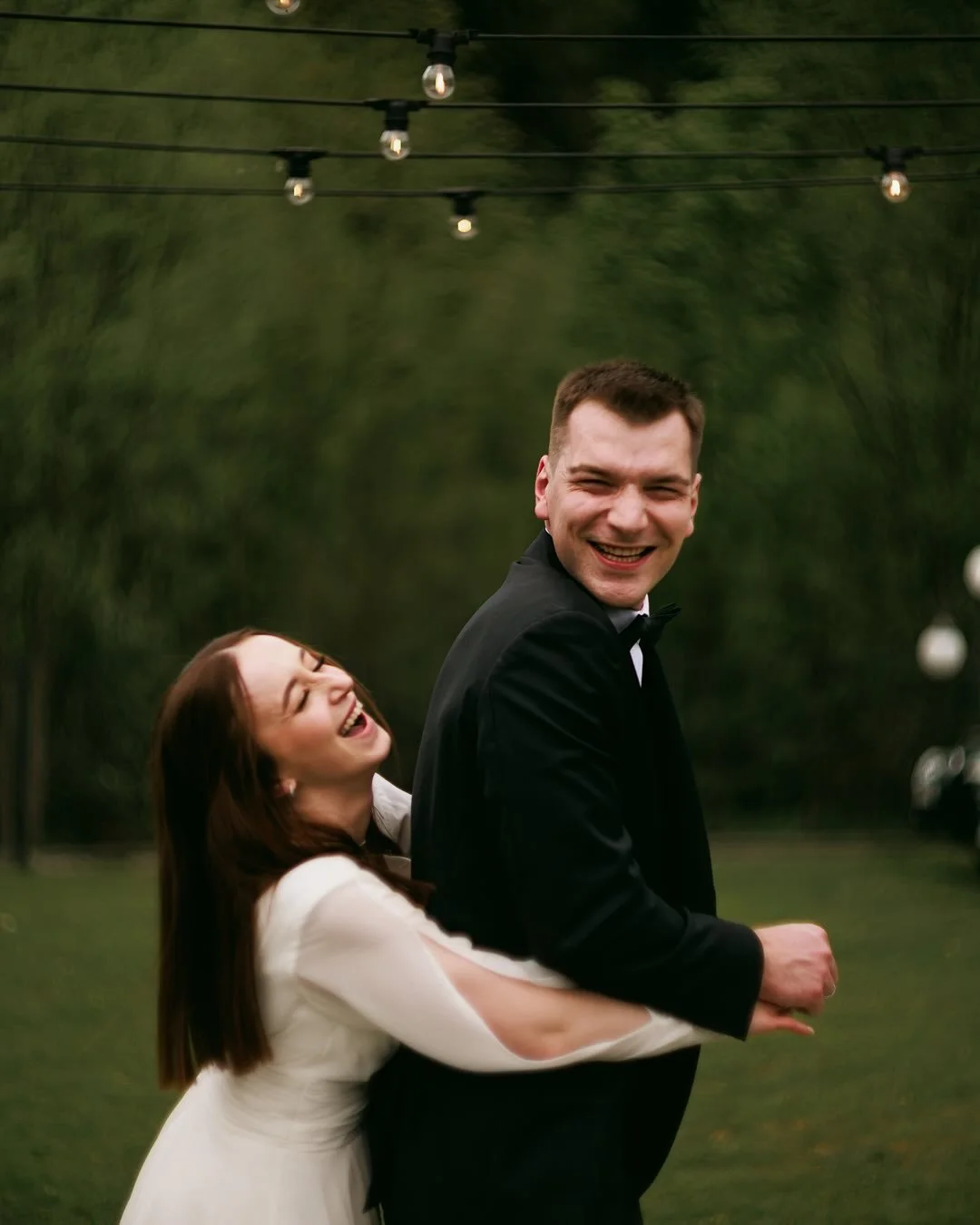 Ogień i woda. 
Oklepane, ale do nich pasuje jak nic innego. 

Karolina i Adam byli moją pierwszą &bdquo;podpisaną&rdquo; Parą na  ten rok. A że czas szybko leci&hellip; 

Zatrzymane :) 

#reportazslubny #powiedzialamtak #fotografślubny #sukniaslubna 