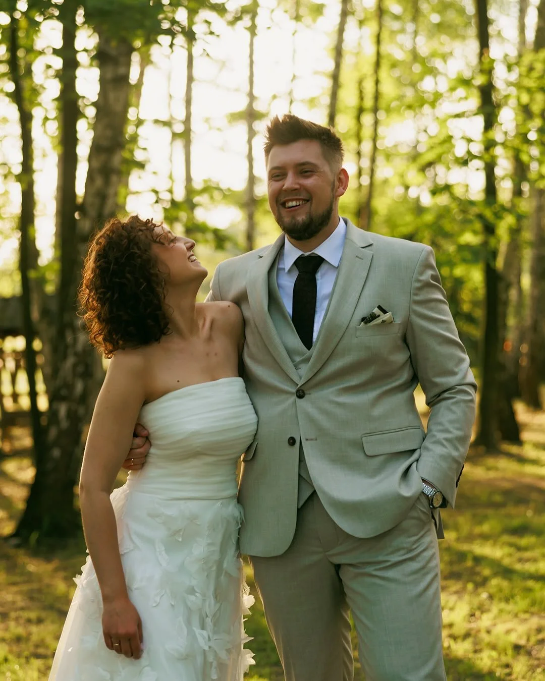 Jeśli ktoś ma Wam wytłumaczyć jak zrobić wesele na luzie, to zdecydowanie najlepiej zrobią to Mika i Jędrek :) 

❤️
#naturalnezdjecia #slubhumanistyczny #slubwplenerze