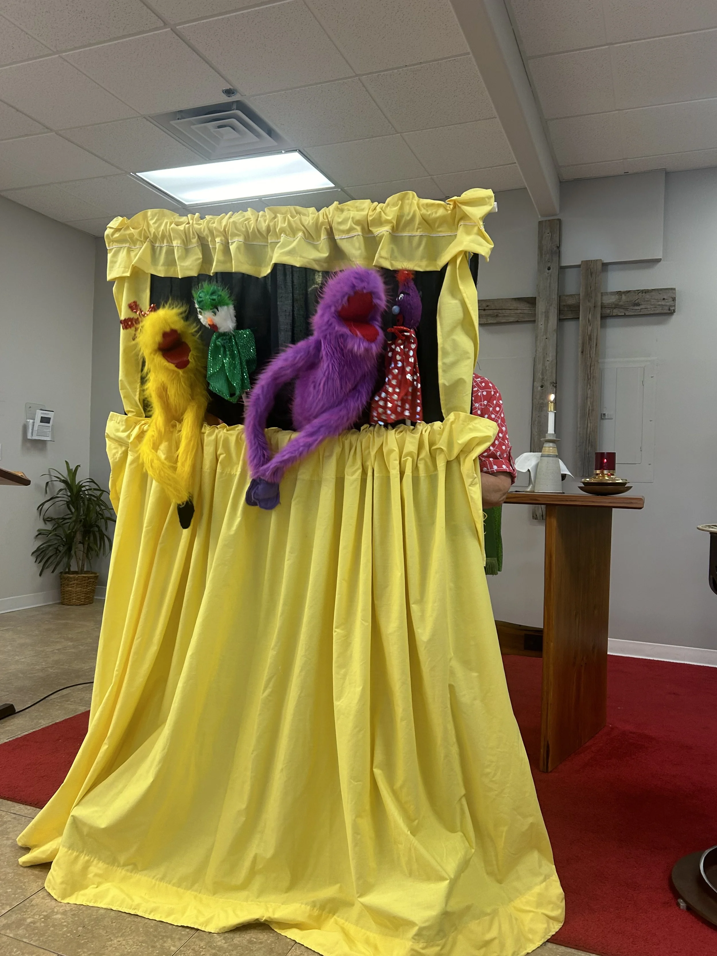 Puppet show with Dorothy Schmidt &amp; Amelia Gallen