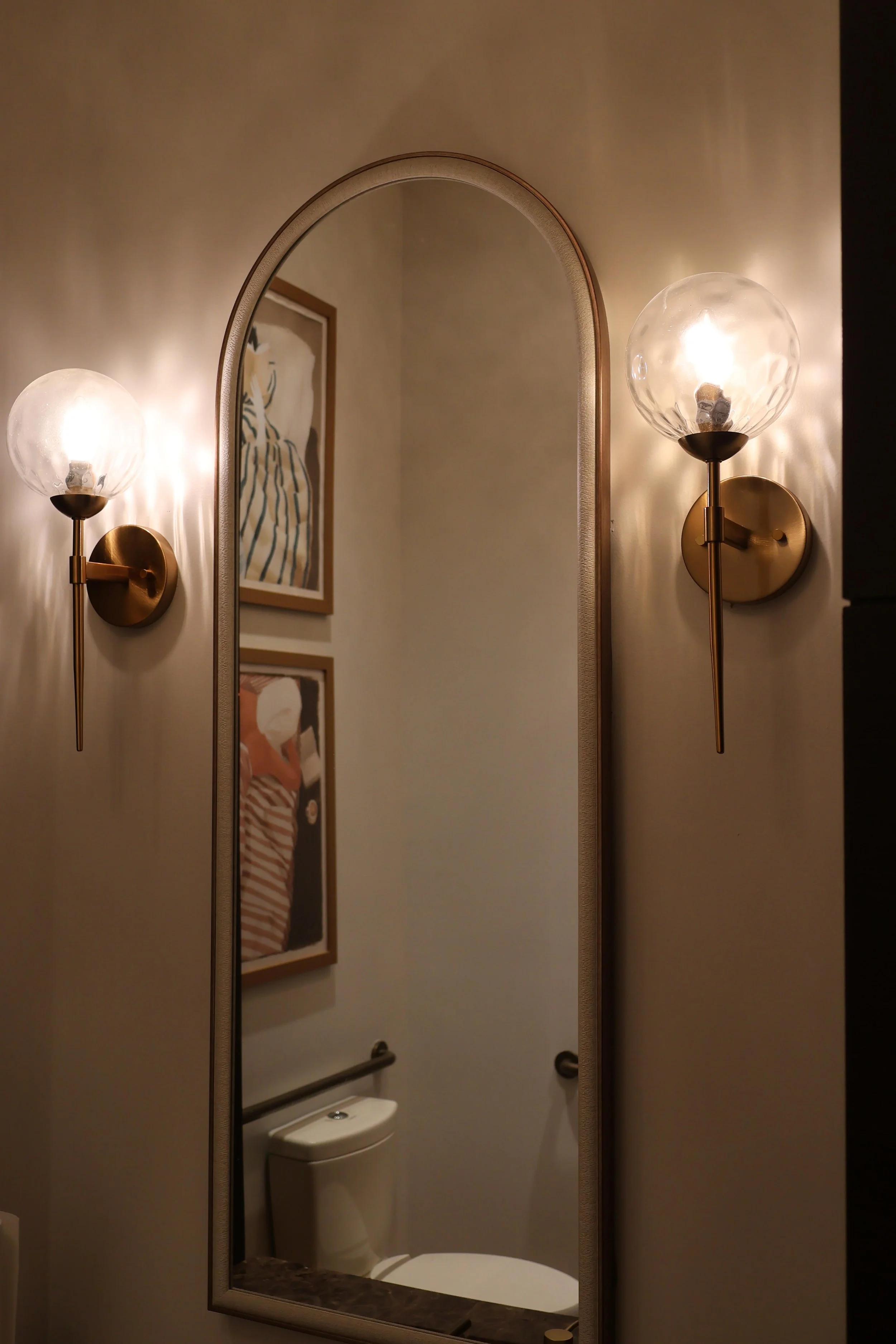 bathroom 1.jpg