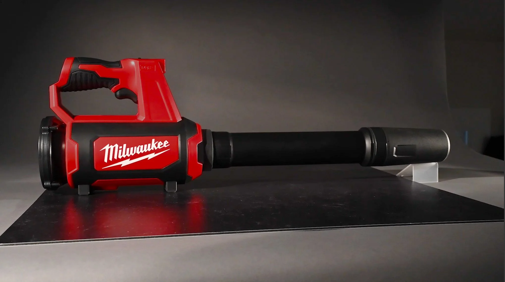 Milwaukee M12 Spot Blower-behind the scenes