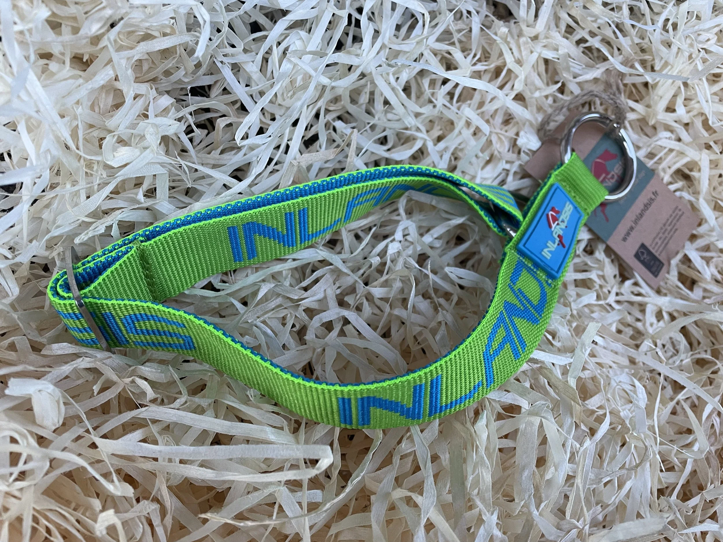 Innlandsis halvstryp halsband (Neve collar)