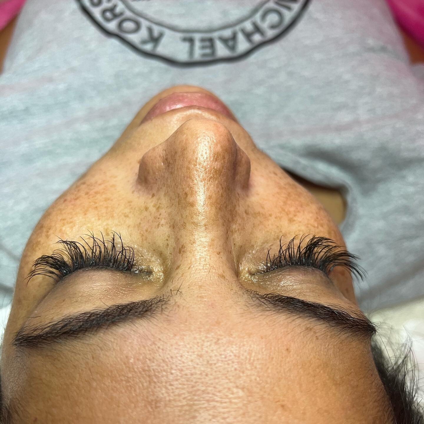 Lash set on a satisfied client! For booking information, check out the link in my bio 🌸💕

#lashes #lashextensions #lashtech #sarasota #sarasotalashes #floridalashes #eyelashextensions #novalash