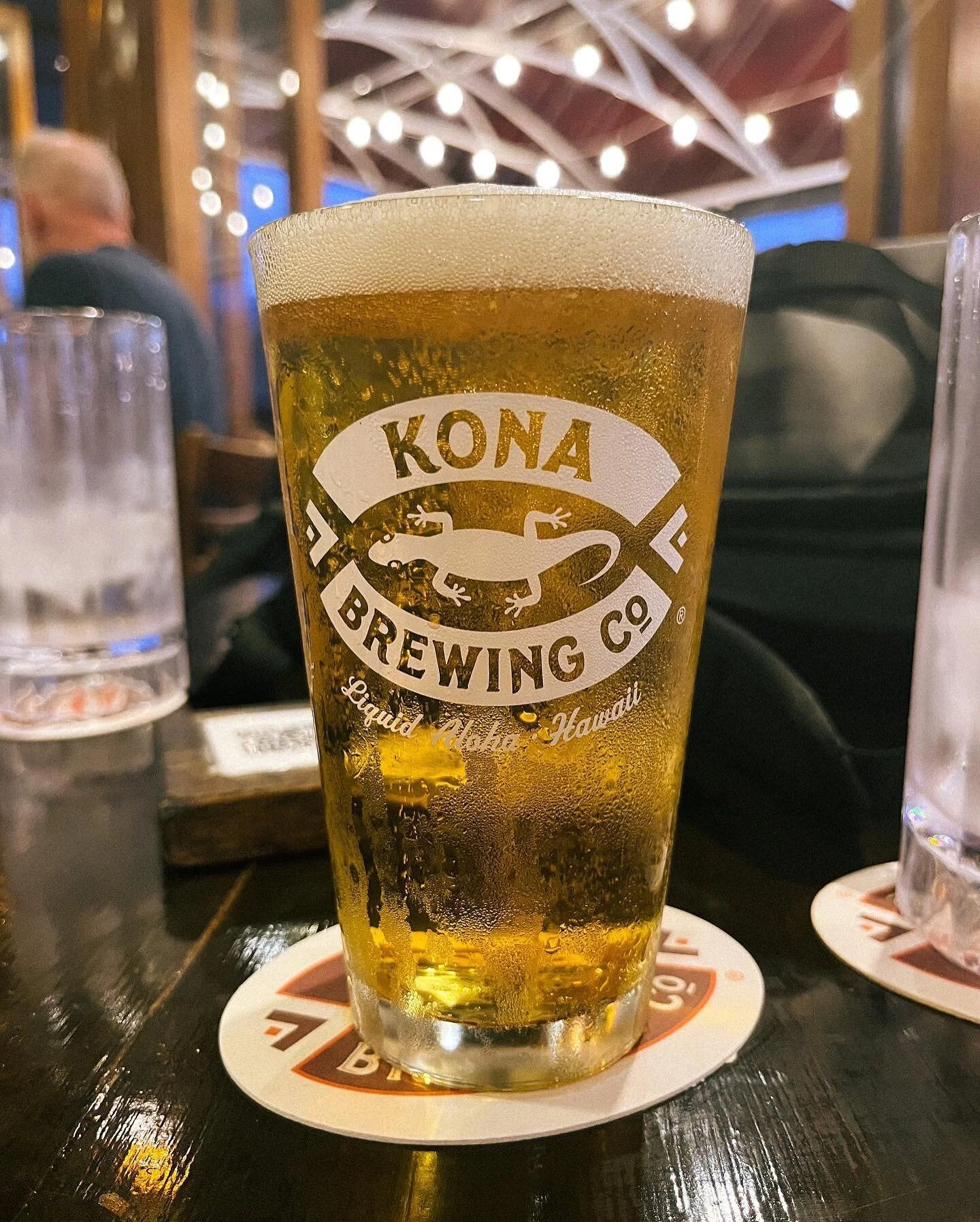When in Hawaii 🍻
.
@konabrewingco 
.
#oahu #konabrewingco #getoutside