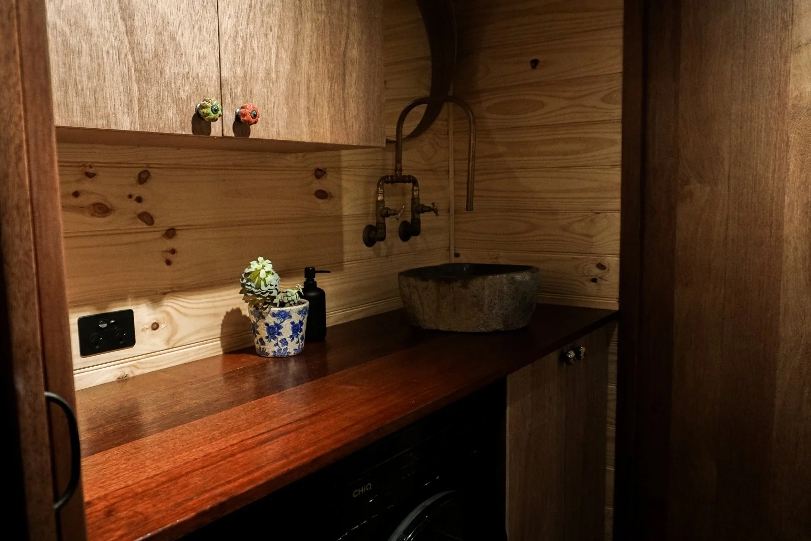 Tiny house in sunshine coast OldDayz  room service