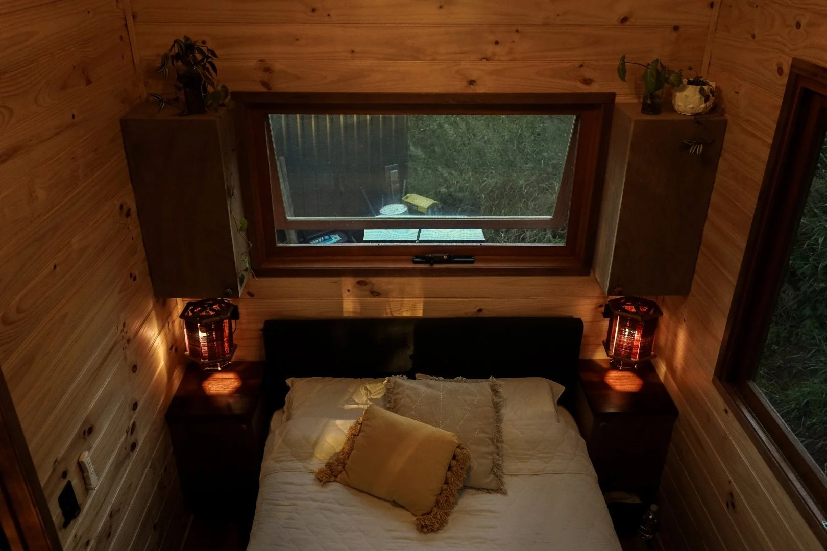 Tiny house in sunshine coast OldDayz room