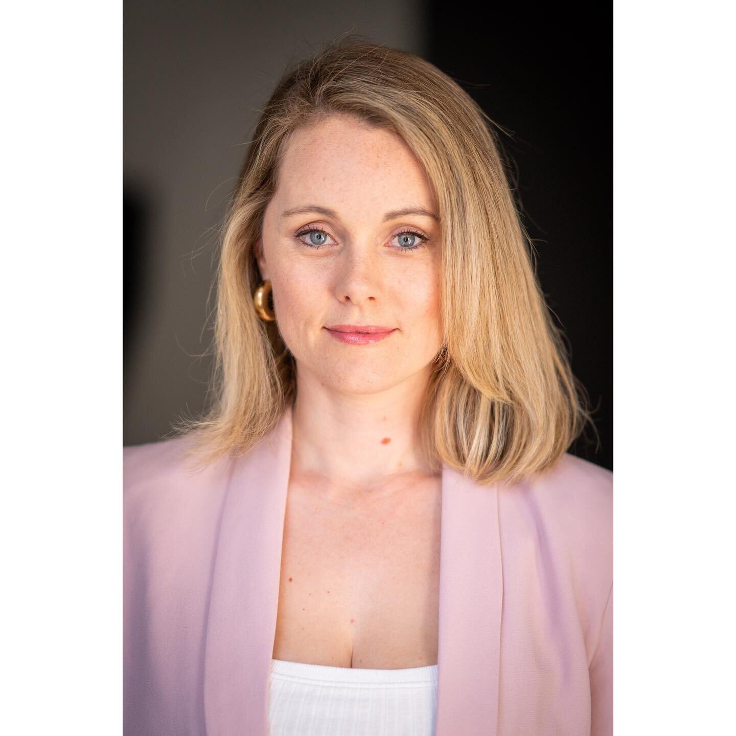 One look&hellip; three subtle vibes.  I make sure each client gets the most out of our session time by being highly communicative and creating a zero-pressure environment for them to experiment and take their time.
We get specific about what you want