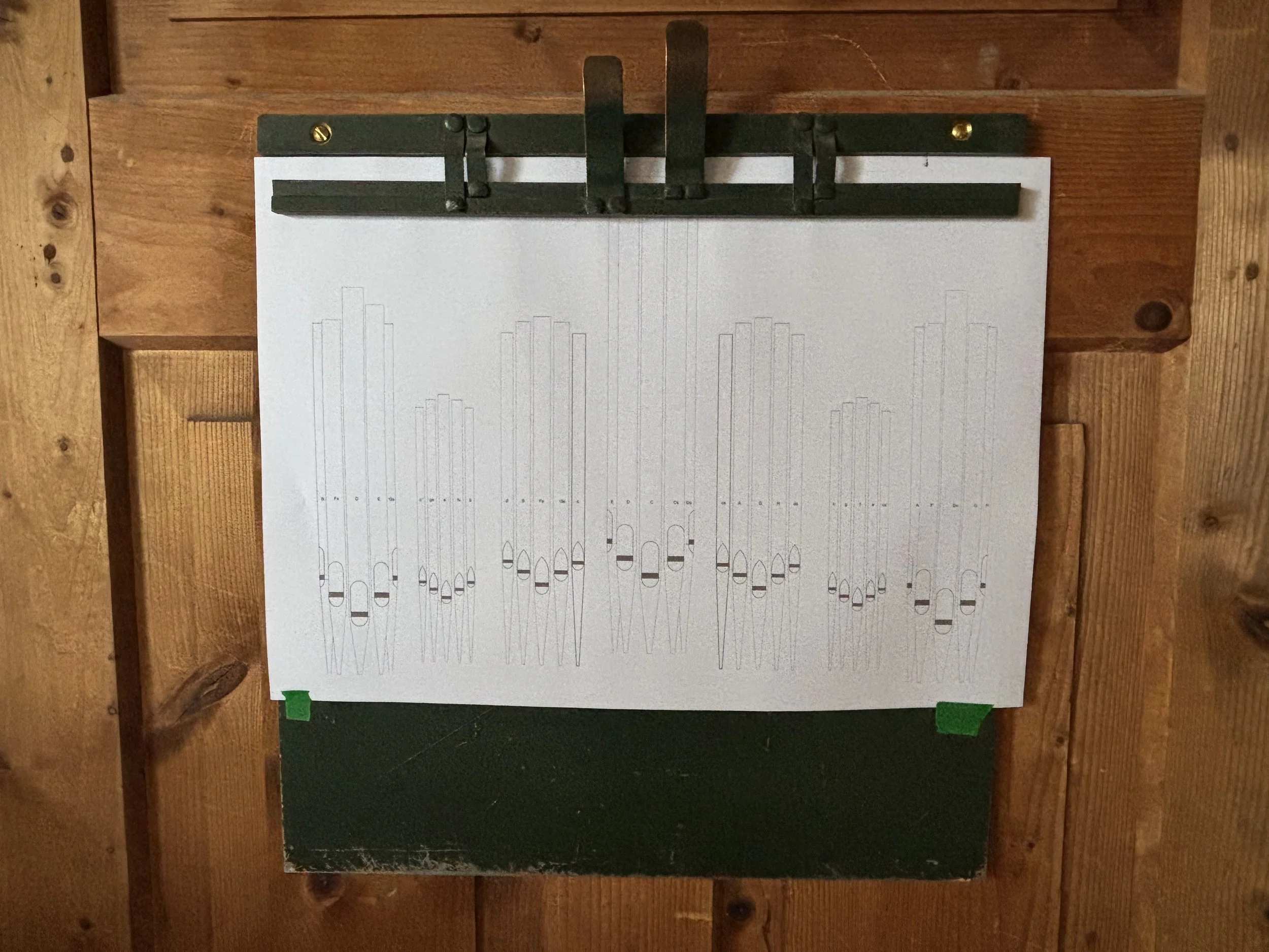 Skisse til oppstilling av fasadepiper (foto: vos)