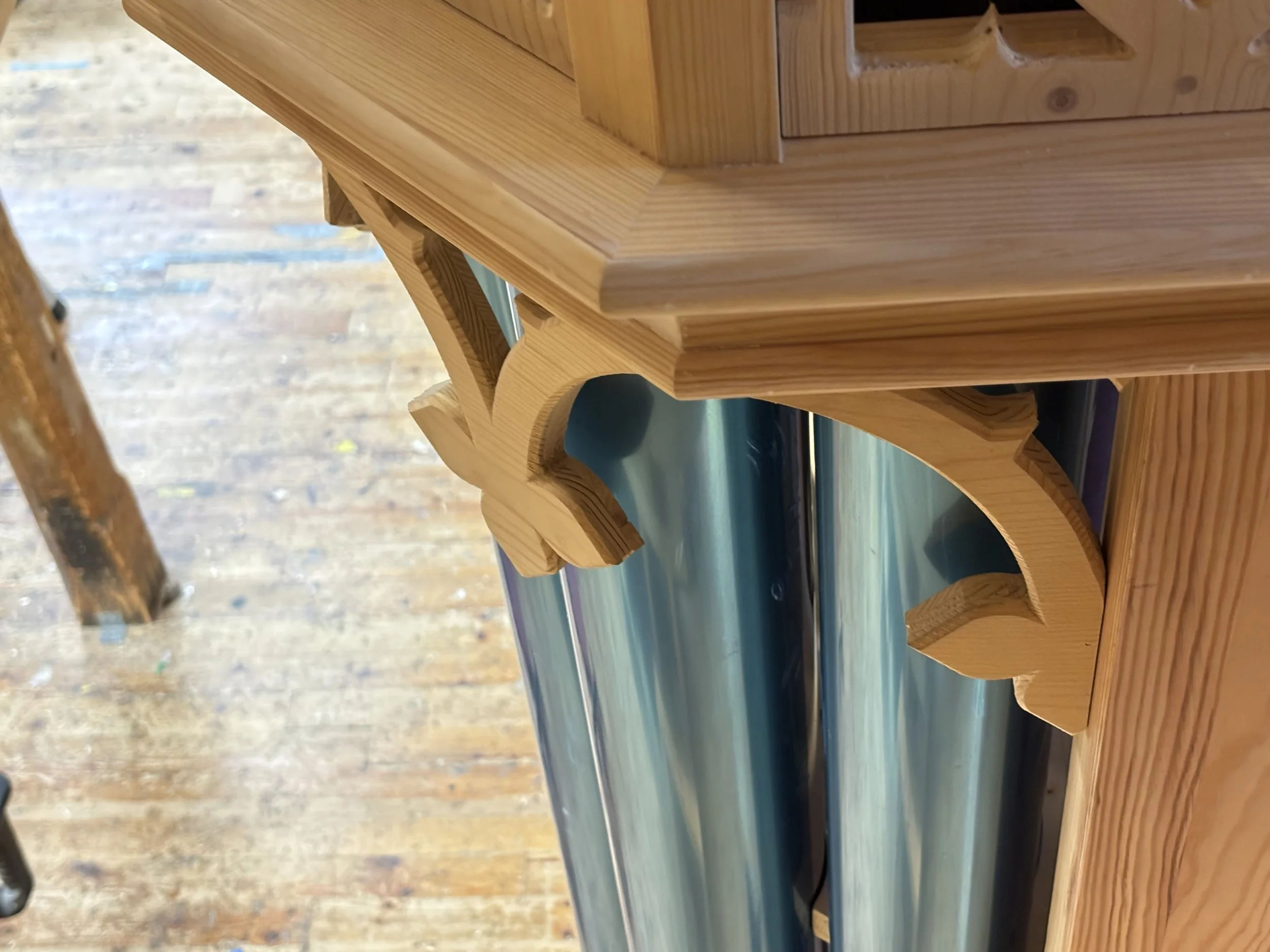 Detalj av orgelfasaden (foto: vos)