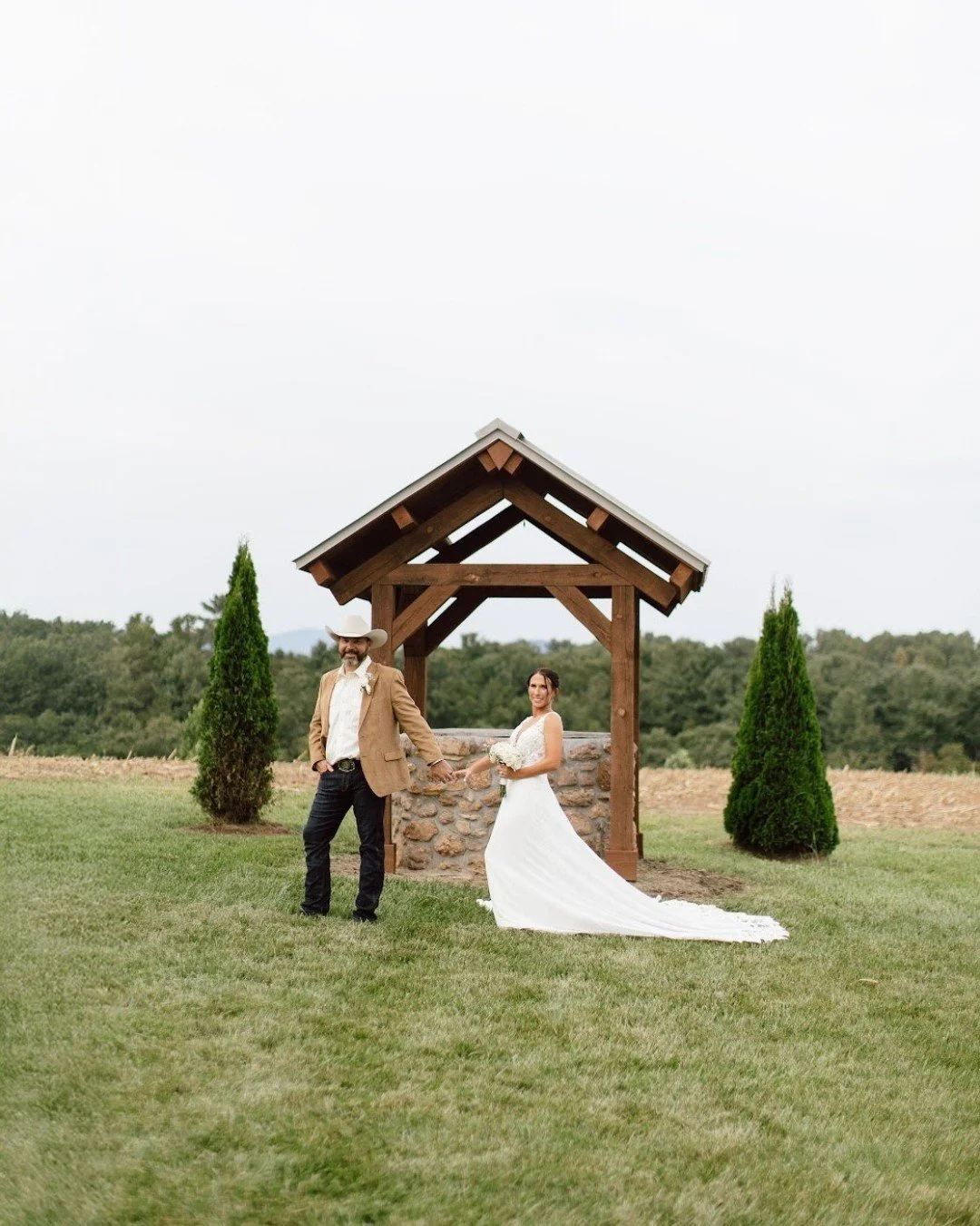 A little bit of rustic charm ✨

@carlasearcyphotography