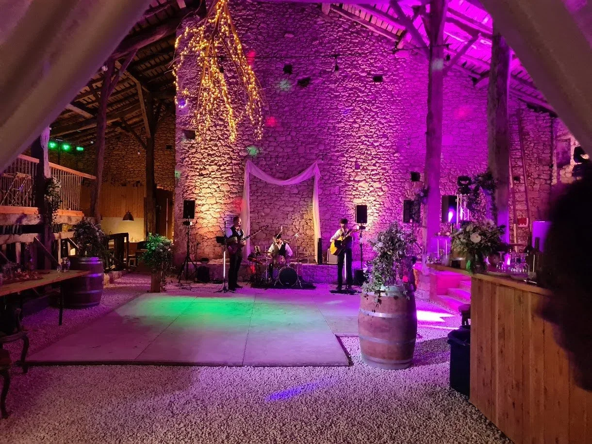 Barayre_barn_night.webp