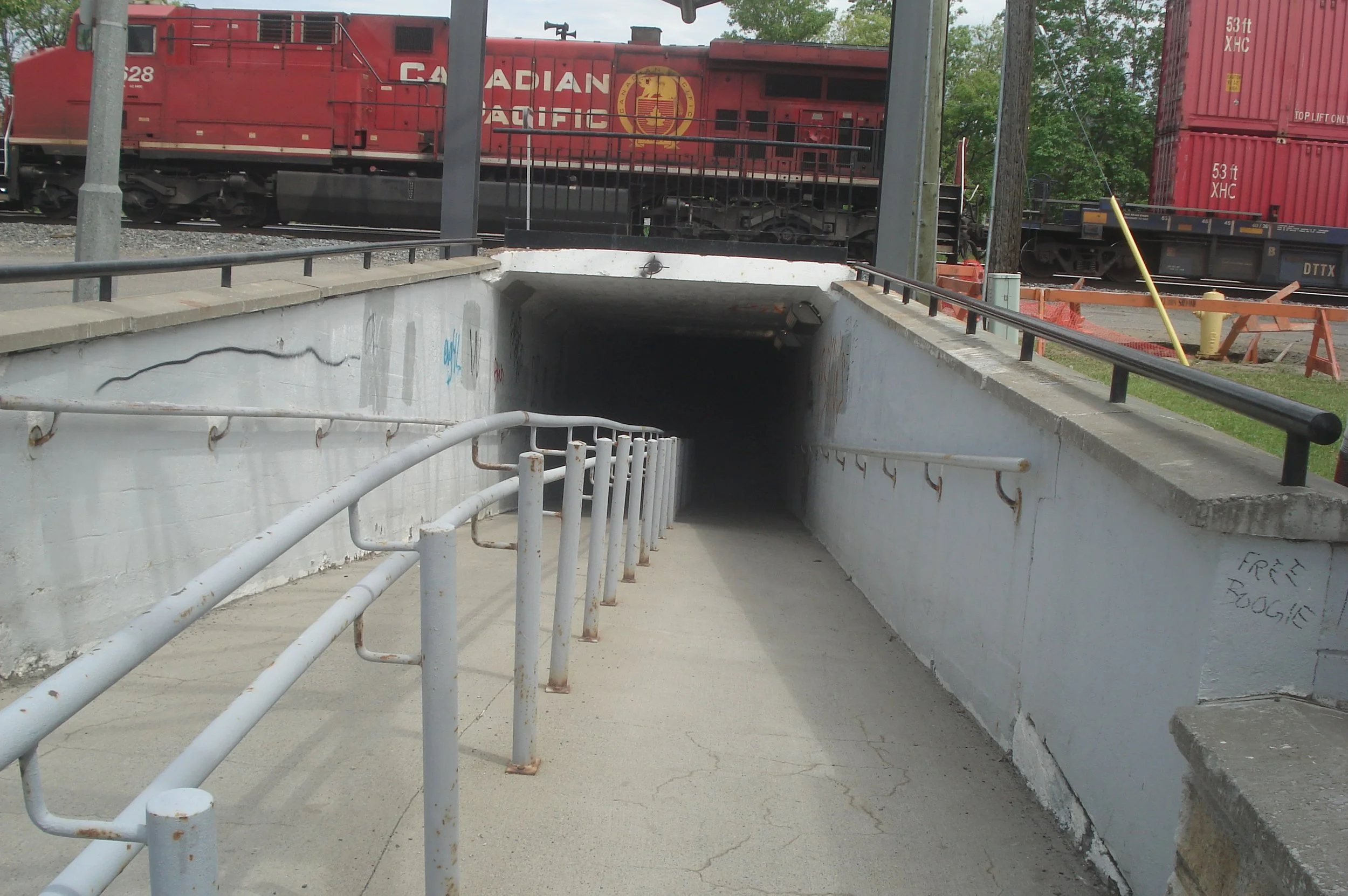 pedestrian underpass at Simpson St.JPG