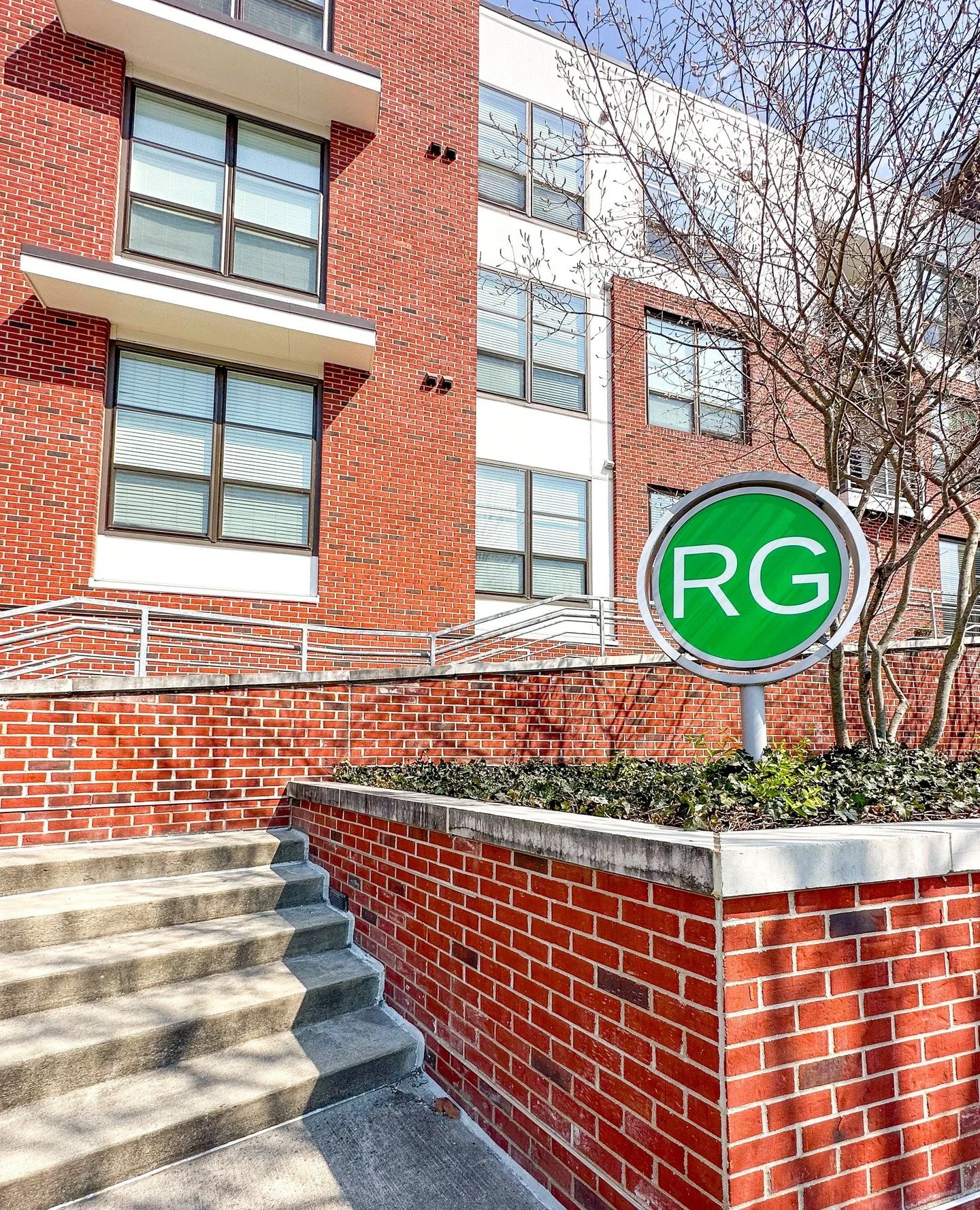 Happy Thanksgiving from all of us at River Gate! 🍁⁠
⁠
We&rsquo;re grateful for our wonderful residents who make this community feel like home. Wishing you a warm, safe, and memorable holiday!