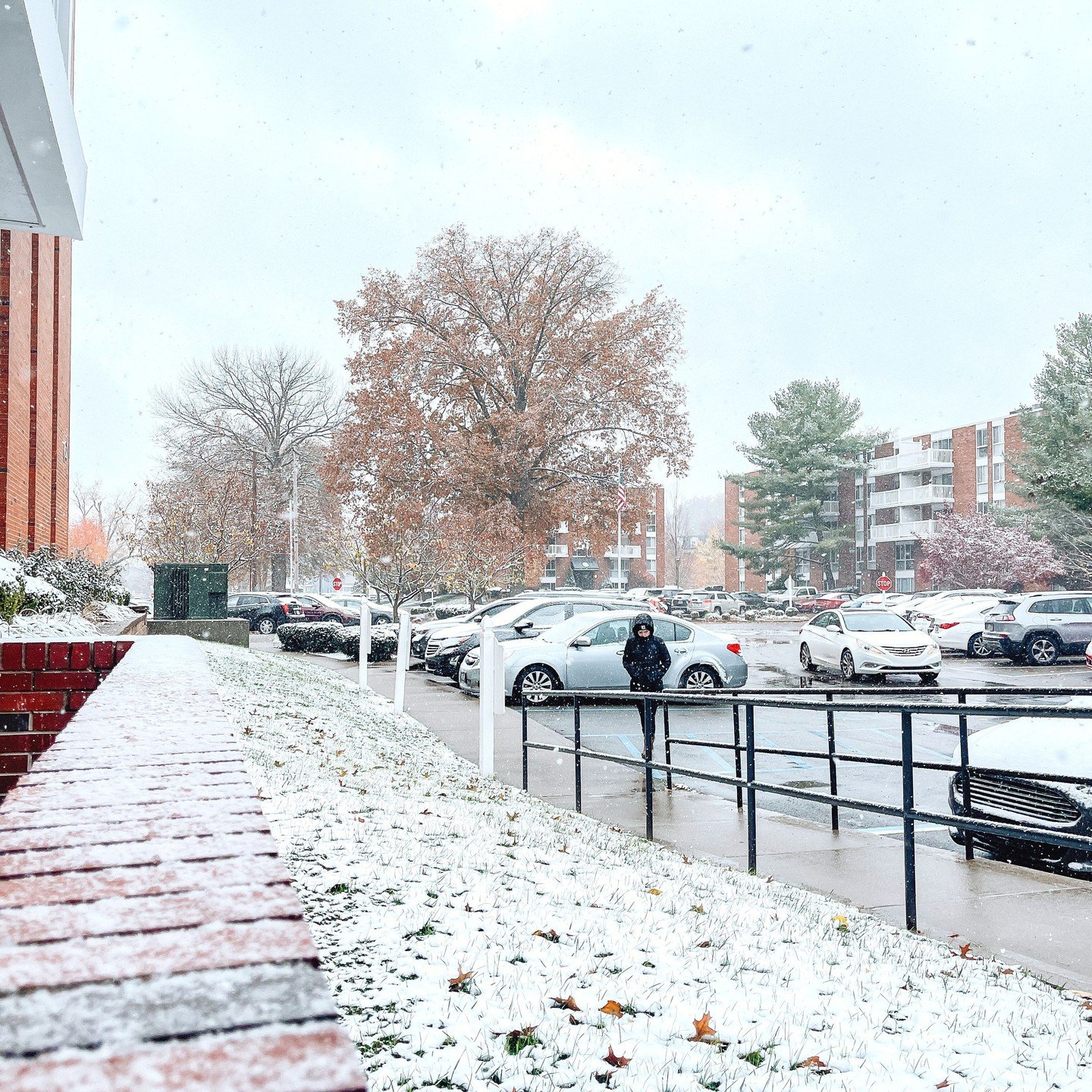 Winter is upon us here at River Gate! ❄️⁠
⁠
While the snow falls outside, our residents stay warm and cozy with a welcoming clubhouse, comfy study spaces, and Starbucks coffee on tap. Here&rsquo;s to a season of warmth, comfort, and community!