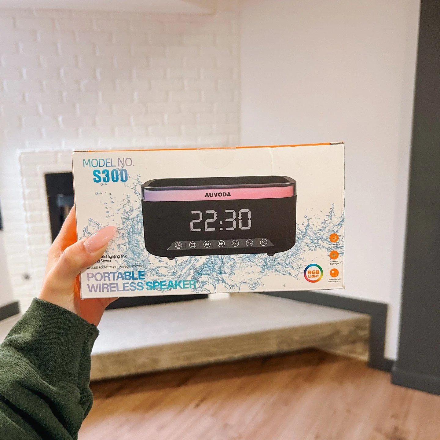 Sixth day of our 10 days of giveaways, today's giveaway is a super cool bedside alarm clock! Like + tag 2 friends in the comments if you want to be entered in the give away. Winner will be contacted in the morning!⏰️🖤