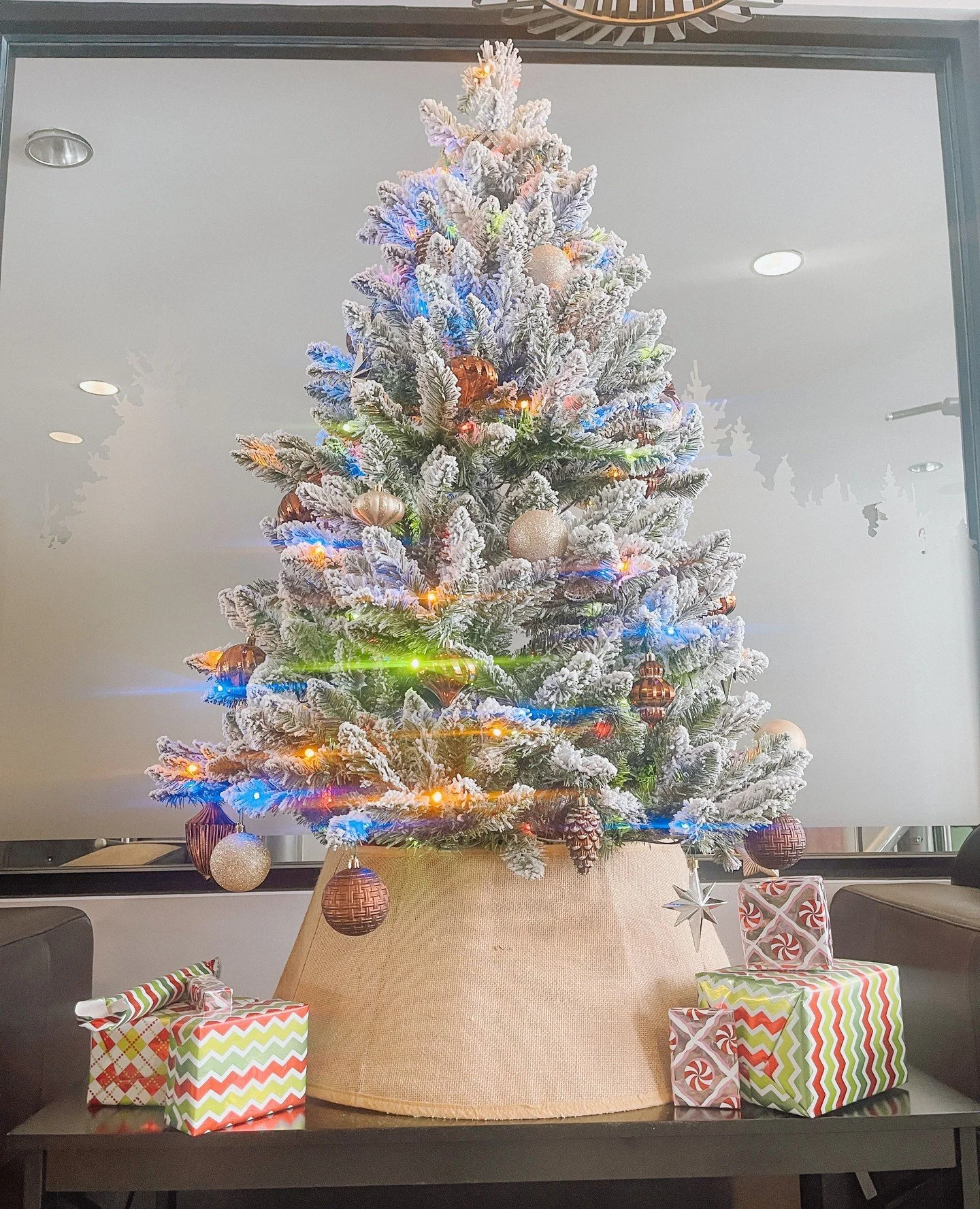 Feeling extra festive at River Gate! Christmas is in the air, and our community is full of holiday cheer! 🎁