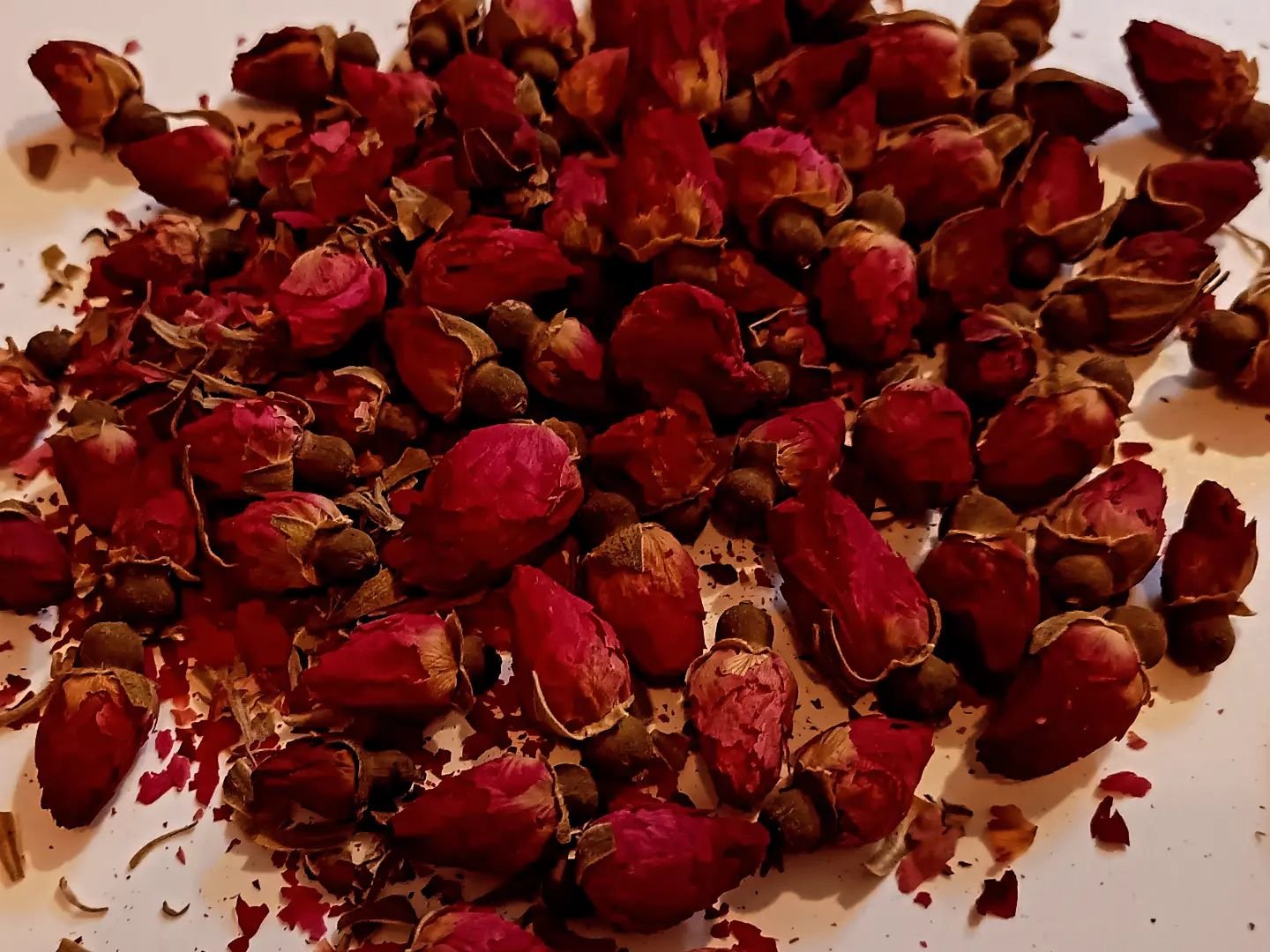 One of my favourite herbs, rose bud. Mild, calming, moves the qi and relieves constraint. I use it in tea combinations.