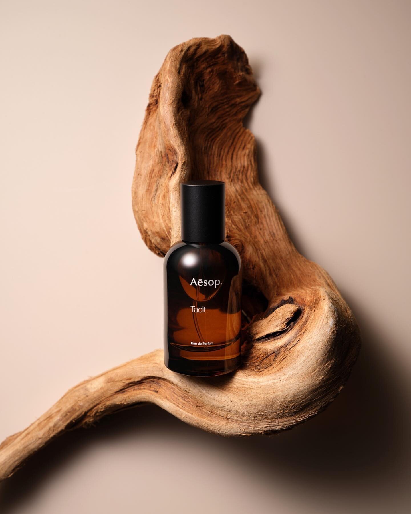 on the scent, fine fragrance product photography featuring @aesopskincare 
#fragrancephotography #productphotographer #londonphotographer #studiophotography