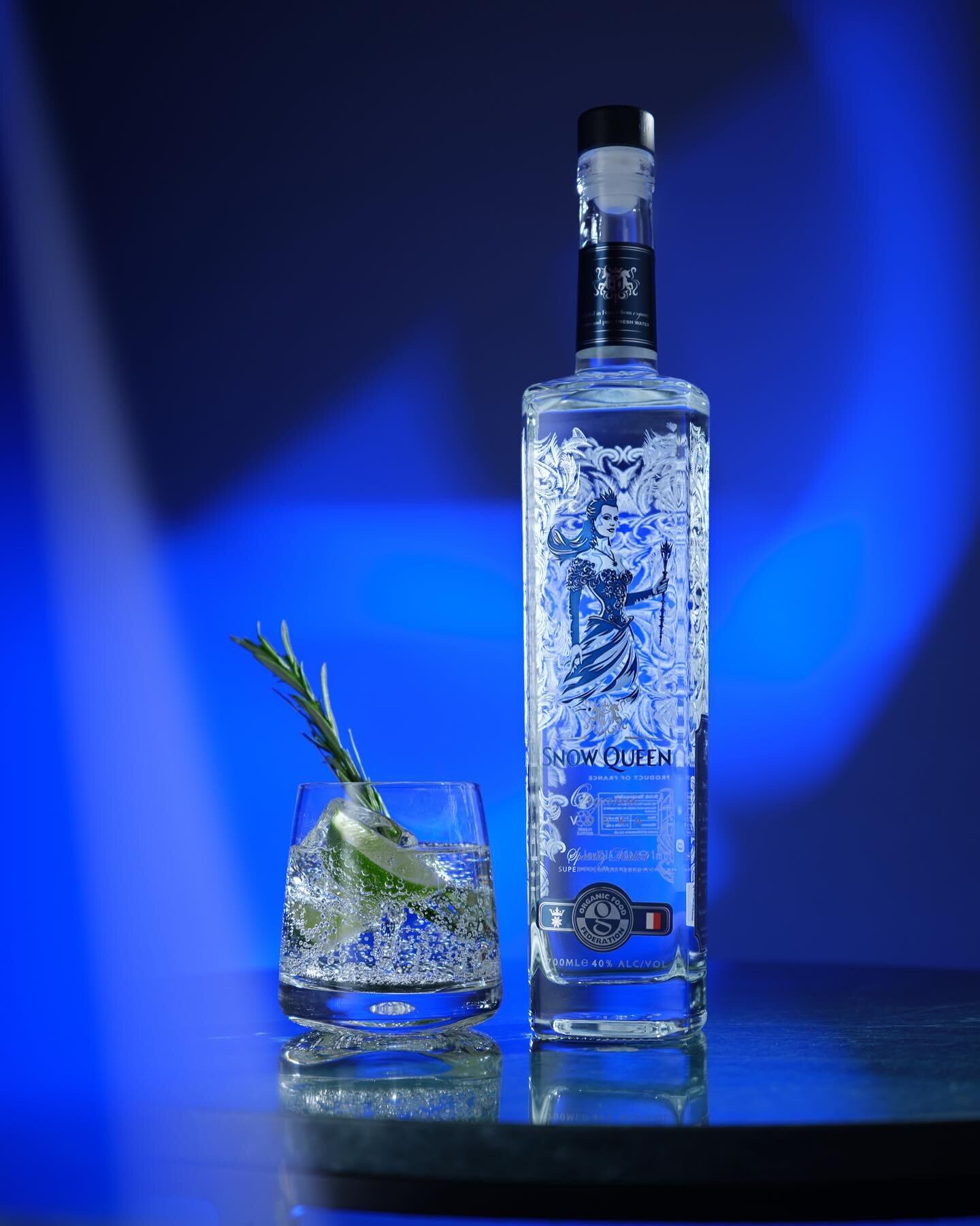Friday night fever from the archives #creativedrinksphotography #productphotography #vodka #fridaynightfever #londonproductphotographer #studiophotography