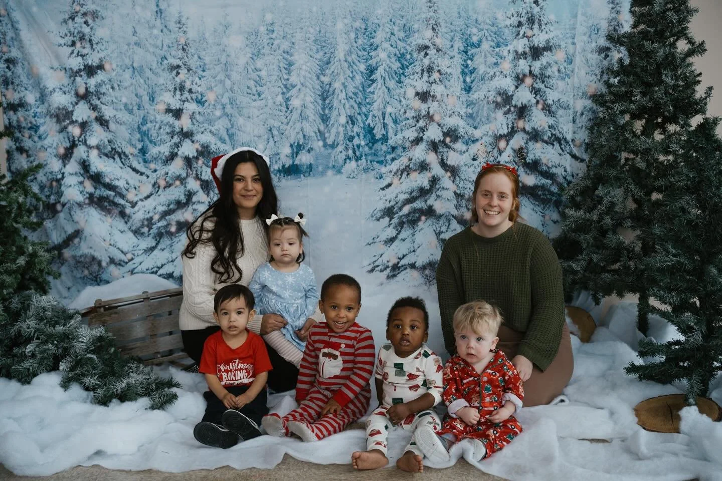 Merry Christmas from CCC!! 💙🎄

We hope you have a wonderful day celebrating with your loved ones. Enjoy the rest of winter break! ❄️