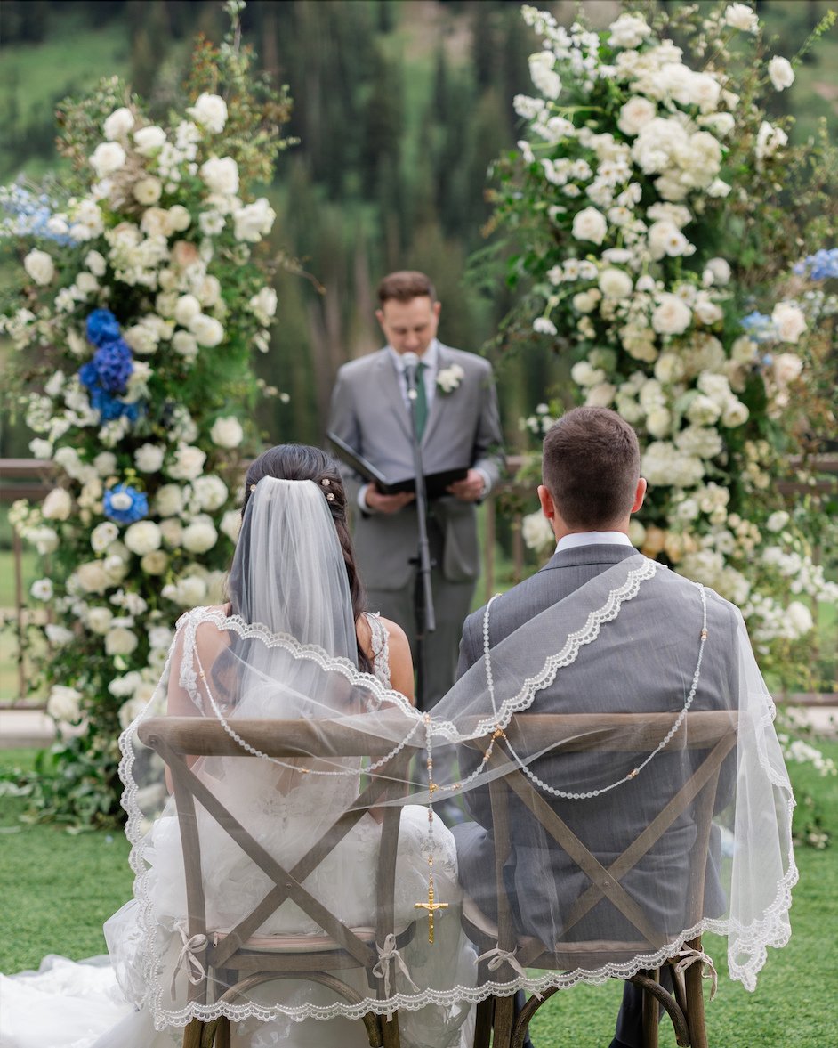 It&rsquo;s such an honor to be a part of special moments like this. 

Planning/Design: @kate.elizabeth.events 
Photography: @whitneyhuntphoti
Florals: @lilly.and.iris 
Venue: @snowpinelodge 
Makeup+Hair: @marisarosemph 
Rentals: @diamondeventandtent 