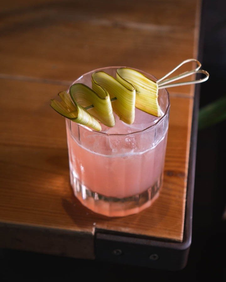 Weekend sipping, sorted 🍹

Meet Rhubarb on the Rocks: smoky, sweet and seriously smooth.
Made with Mezcal, Rhubarb Giffard, Cocchi Rosa &amp; lime juice.

🎶 Live this Sunday:
Jack Cummings 5&ndash;7pm
Andrew Usher 7&ndash;9pm

#ptmynewcastle #cockt