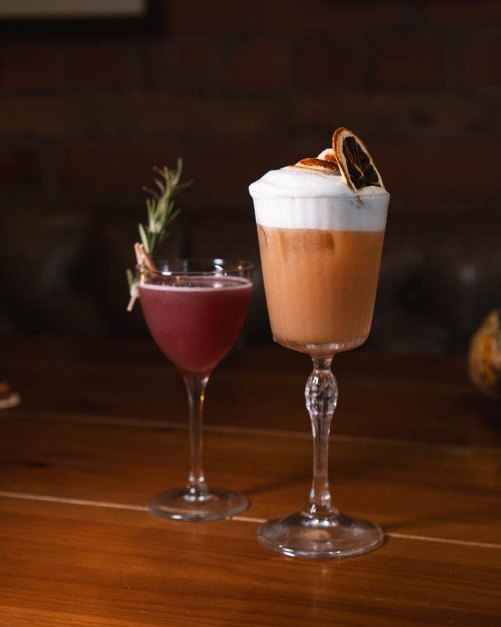 Midweek plans don&rsquo;t need much organising 🍸

Two cocktails for &pound;12, Sunday to Friday, 5&ndash;9pm, an easy win after work or a last minute catch up.

Add a few bar snacks, pull up a chair and let the evening take care of itself 😍

#ptmyn