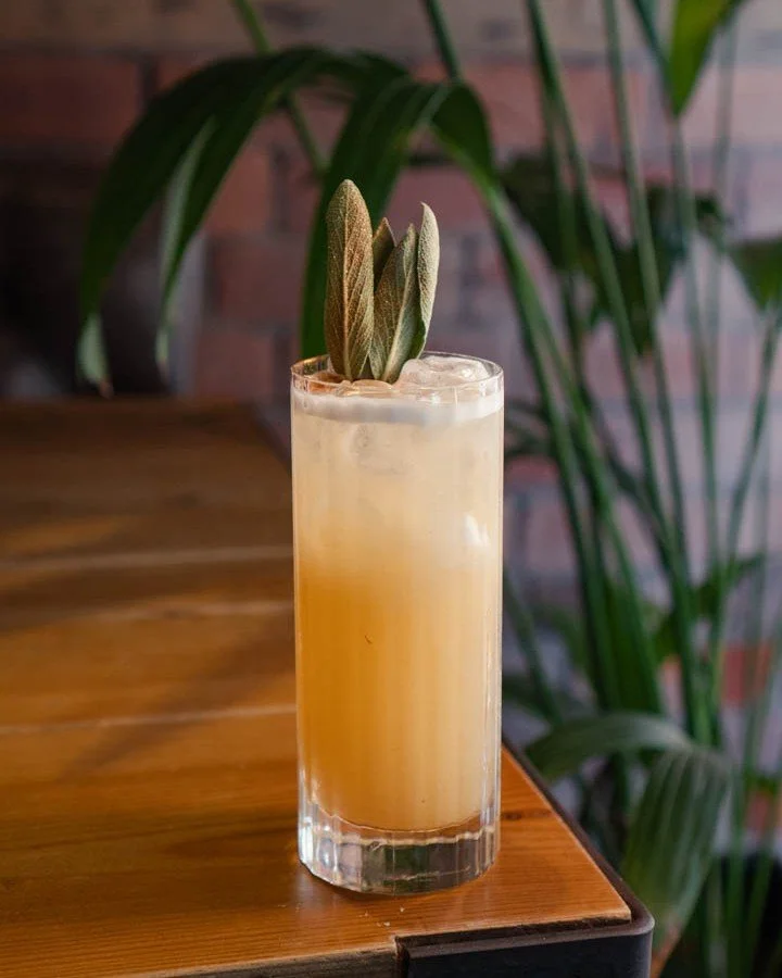 This weekend&rsquo;s cocktail pick is Pear Pressure 🍸

Absolut Pear, St Germain, pear pur&eacute;e and a touch of cinnamon, smooth, lightly spiced and easy to enjoy.

It&rsquo;s the kind of drink you order once&hellip; then think about ordering agai