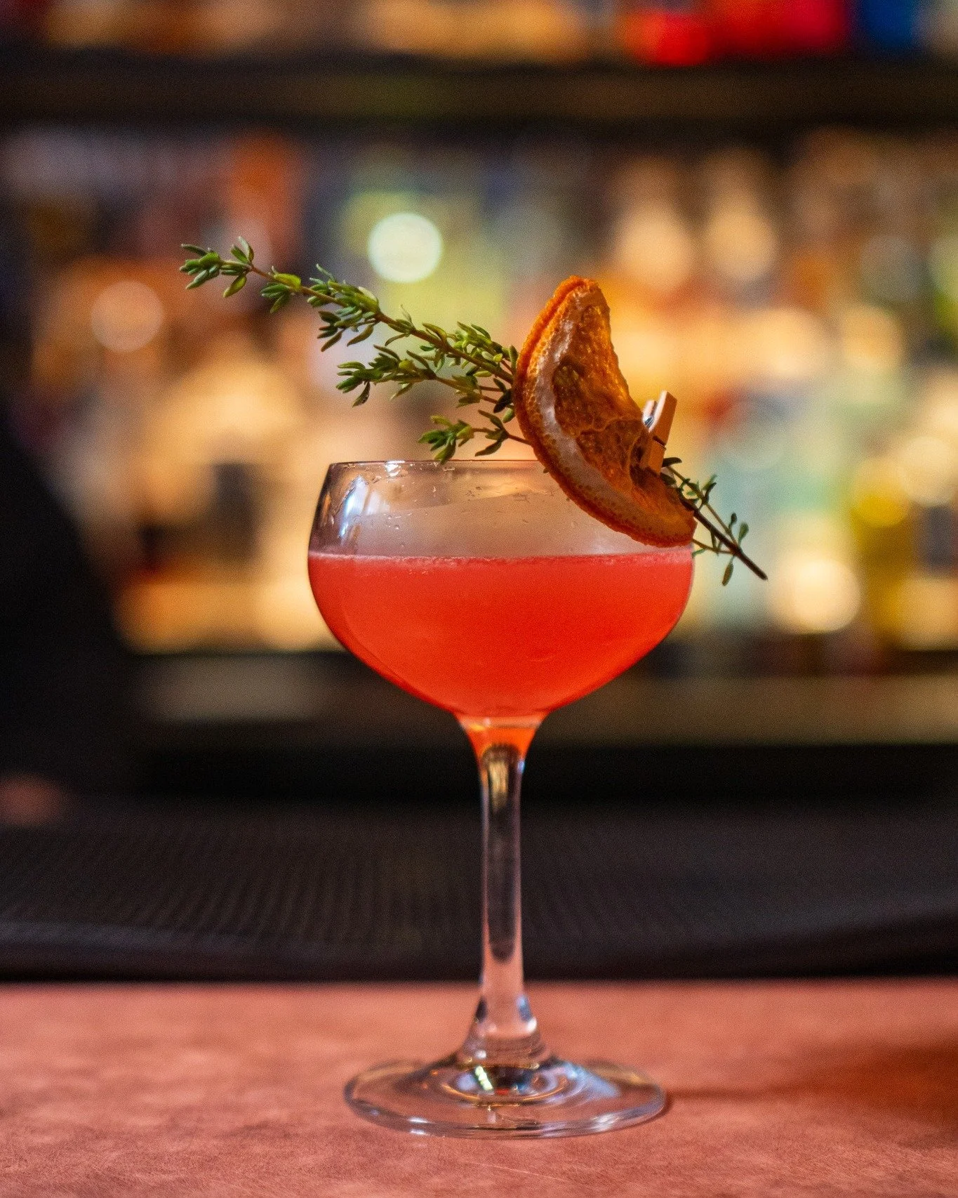 Margarita Month Spotlight: Bloody Ginger 🍸

Bloody Ginger blends Aperol Spritz, @thekingsginger, @josecuervouk, fresh orange and blood orange syrup.

Midweek&rsquo;s a good excuse to change the scene 🍸

See you soon 😉

 #margaritamonth #newcastled