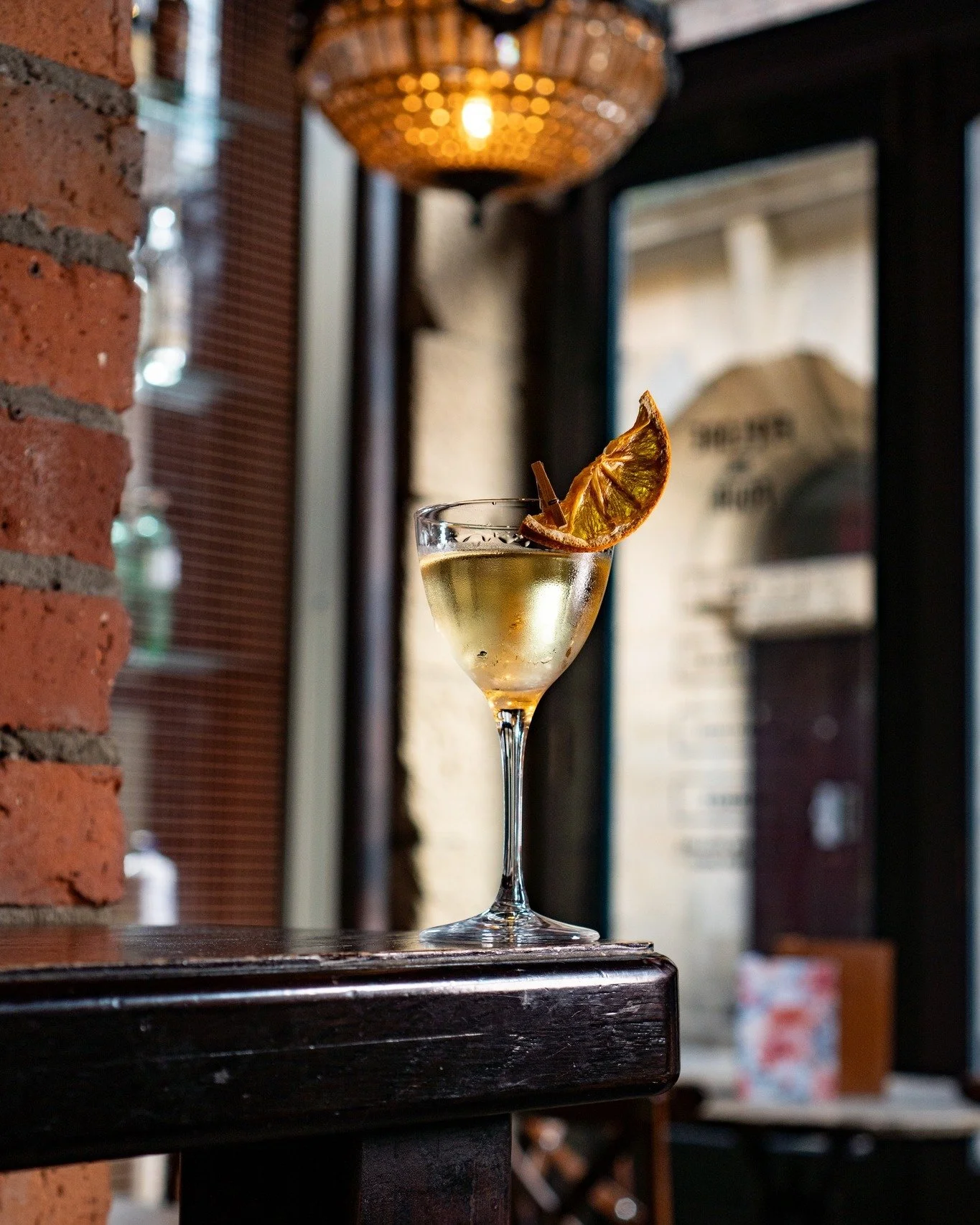 It was only meant to be one 🍸

Peachy Little Secret
@smirnoff Vanilla, Briottet p&ecirc;che, Noilly Prat.

Long weekends have other ideas 😉

Drinks and live DJs all weekend to keep it going 🙌🏻

#newcastle #newcastlebars #newcastledrinks #cocktail