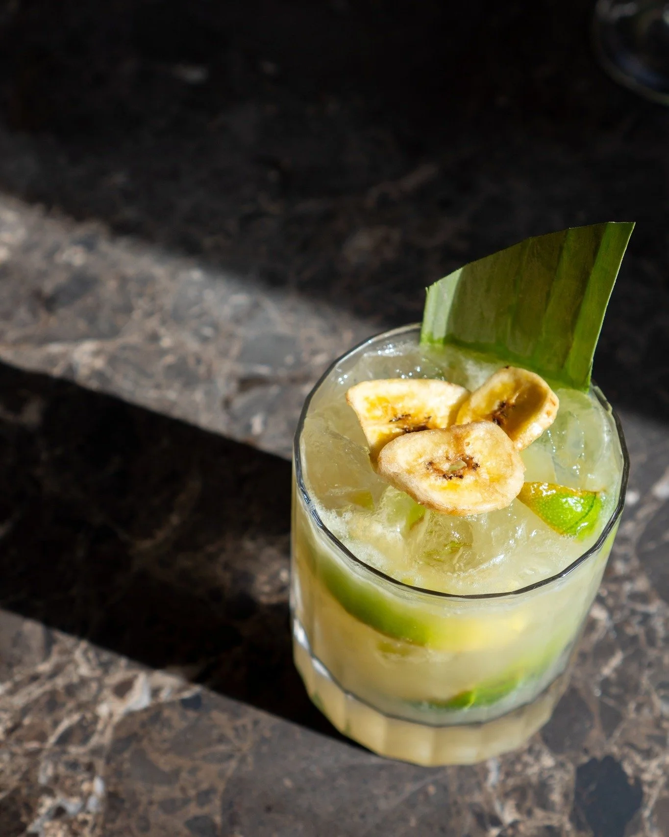 Banana Drama 🍹

A tropical, fruit-forward mix of cacha&ccedil;a, rum and fresh banana, served over crushed ice with banana chips.

This is how we start the weekend 😏

#cocktails #weekendvibes #tropicaldrinks #bananadrama #nightout