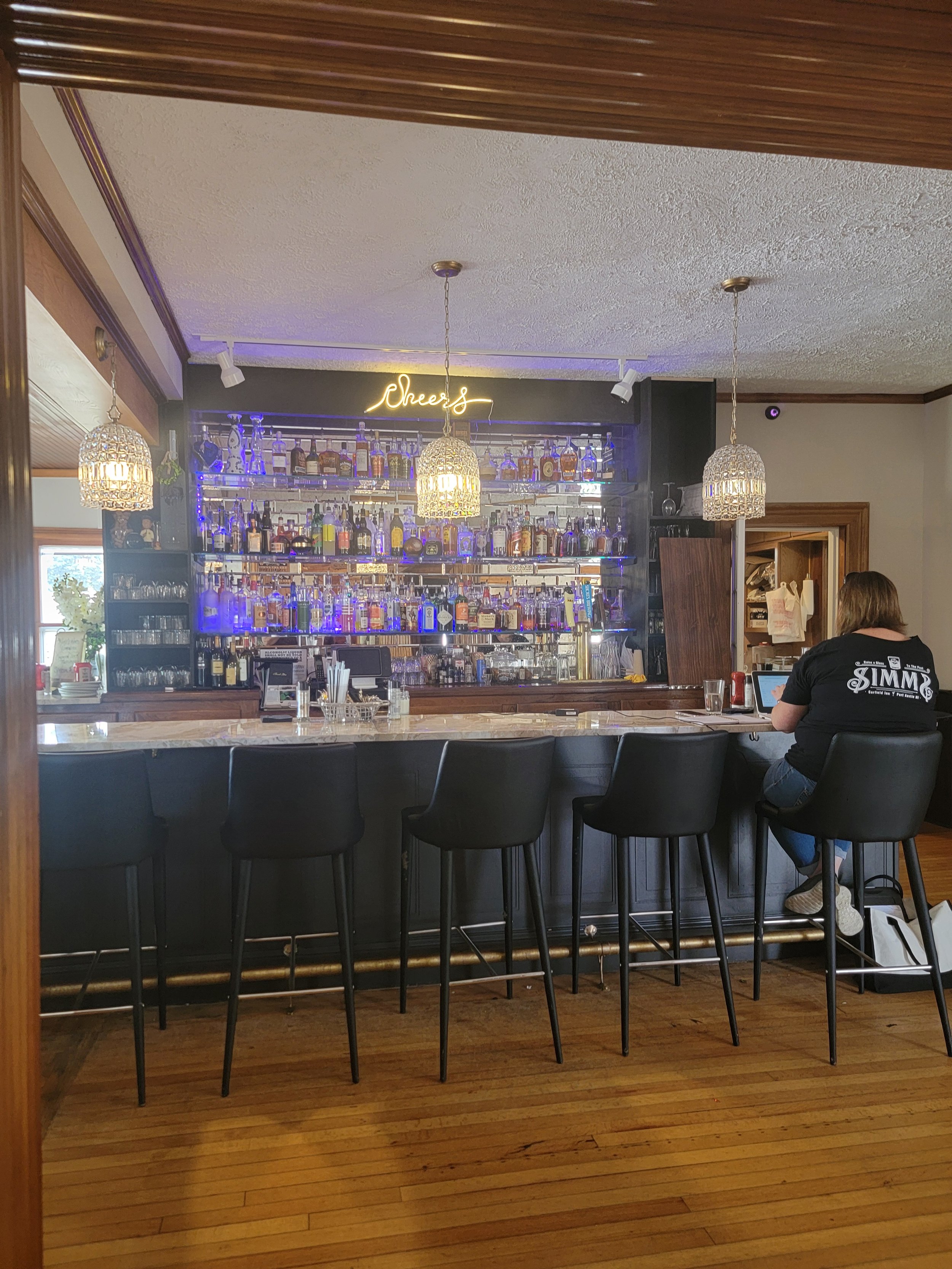 Port Austin’s Garfield Inn — Beckerz Bites