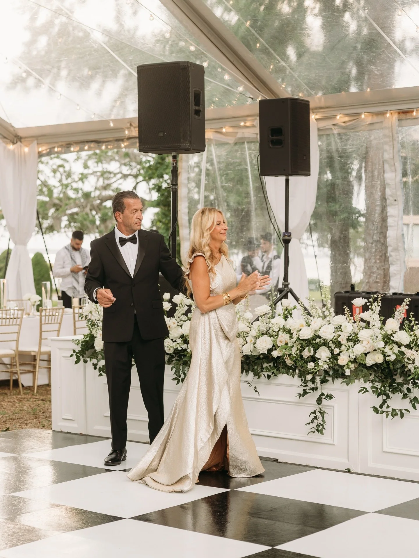 day to night🌙

Venue: @eppingforestevents
Photographer: @meagangainesphotography
Planner: @allicoastal @coastalcoordinating
Florist: @indyflorals
Rentals: @luxepartyrentals
Makeup: @kiarashannelle
Hair: @oshea_styles
Videographer: @westhousevisuals 