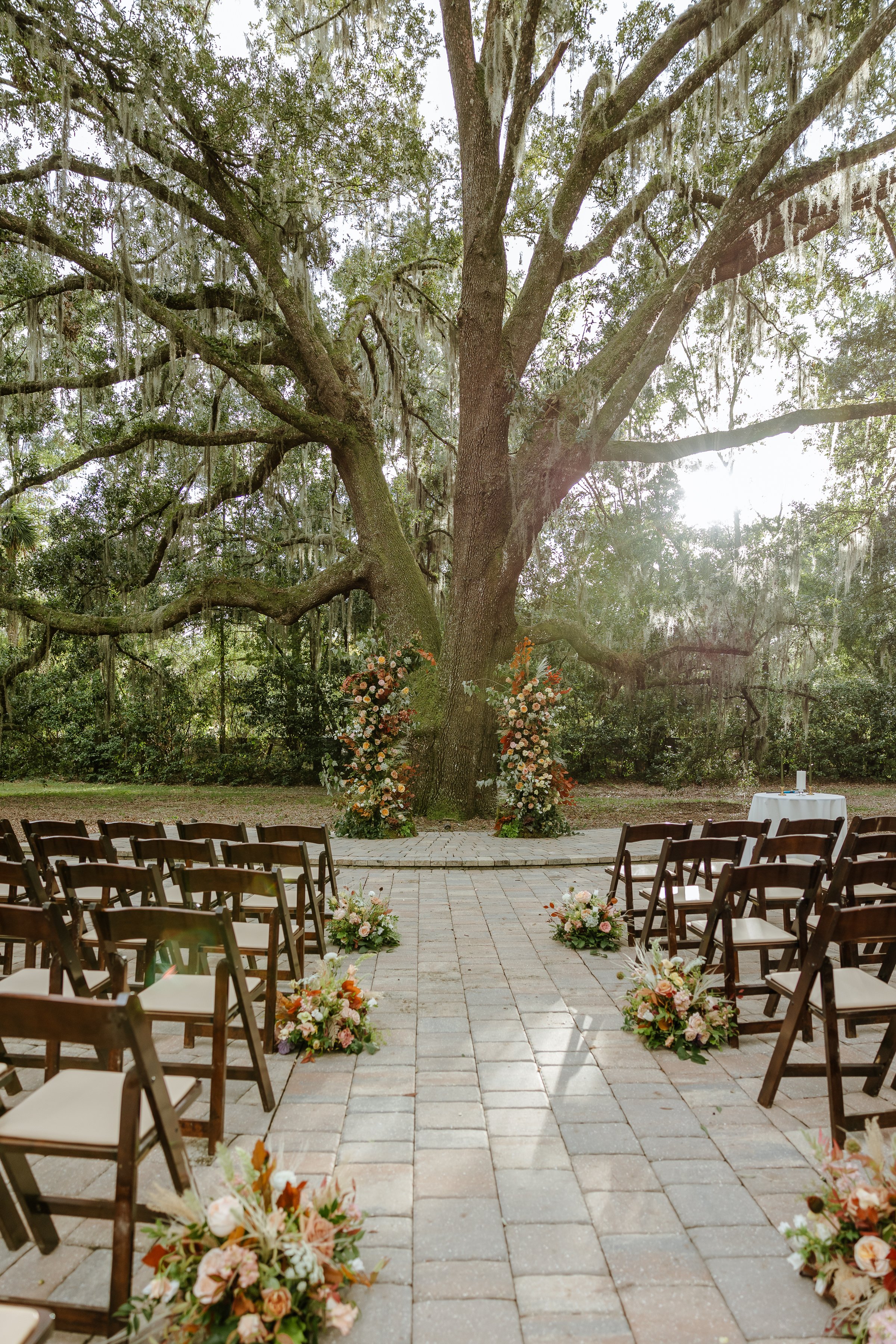 Bowing Oaks | November 2024
