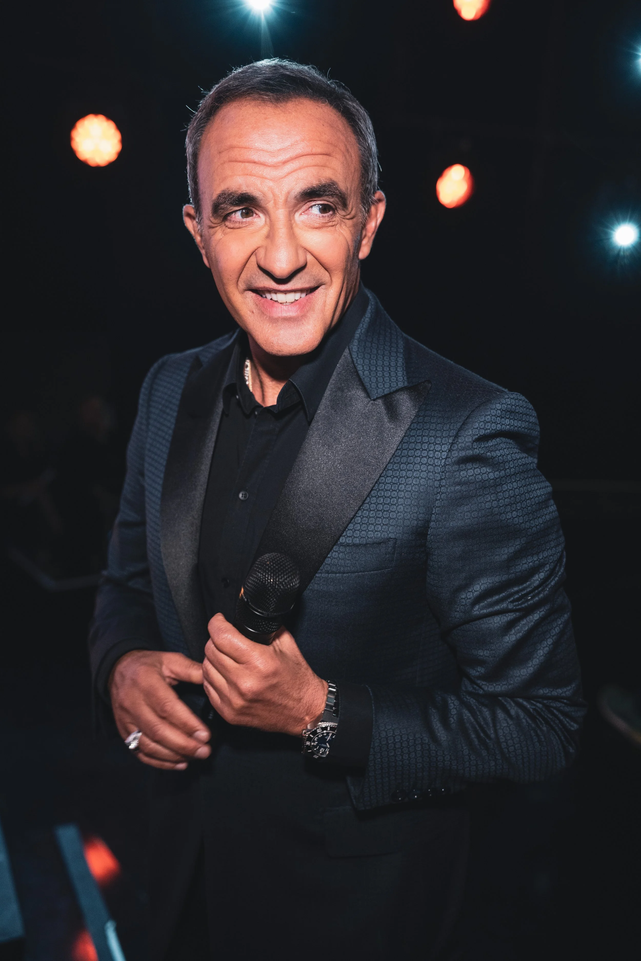 Nikos Aliagas - sur le plateau de la Star Academy