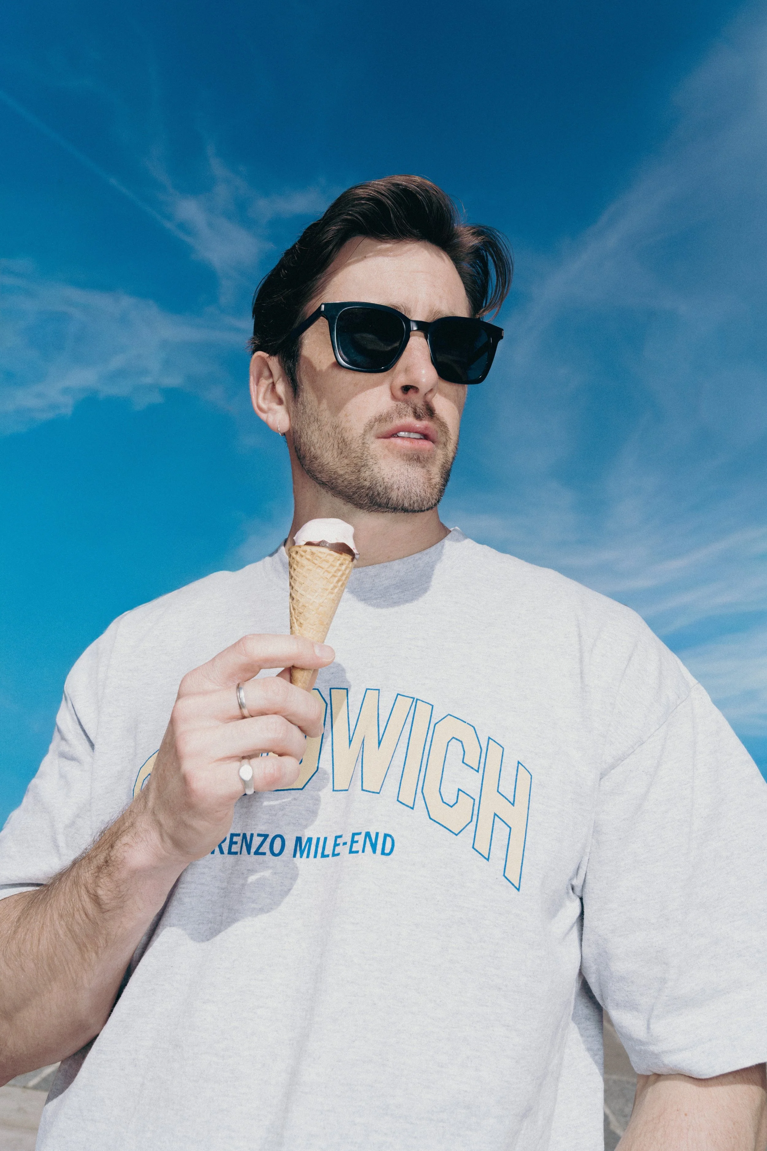 Phil Touzel avec une glace