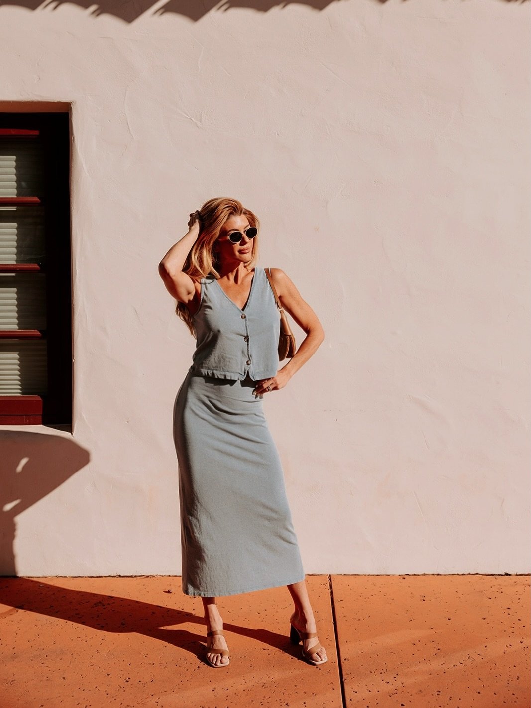 Sure, there are content creators with perfectly curated feeds and effortless elegance&hellip; and then there&rsquo;s me fighting a bench&hellip; (swipe 🤪 &mdash;>) 
Comment LOOK and I&rsquo;ll send you the links 🔗