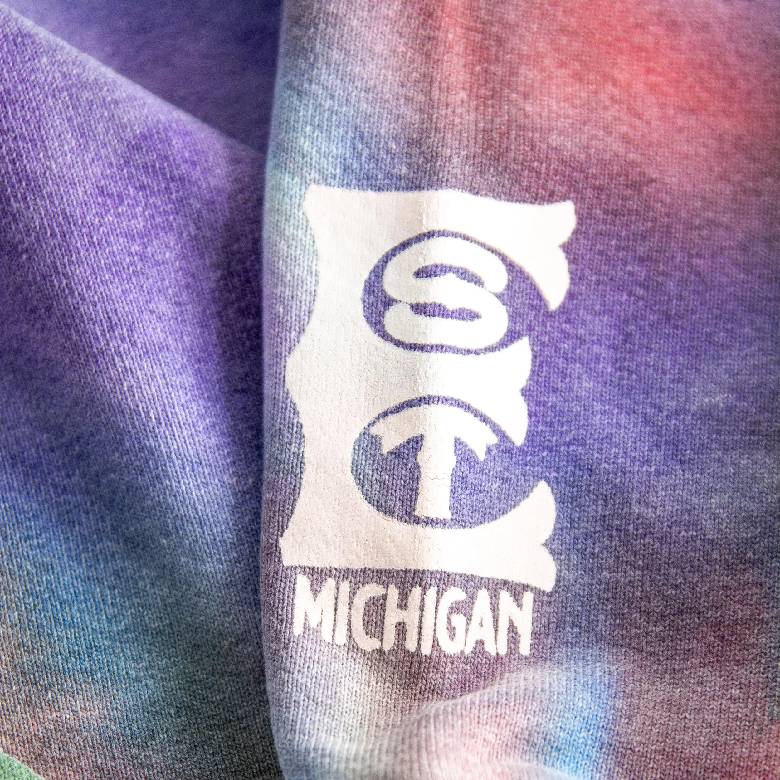 101110_TieDyeHoodie_Detail3.jpg