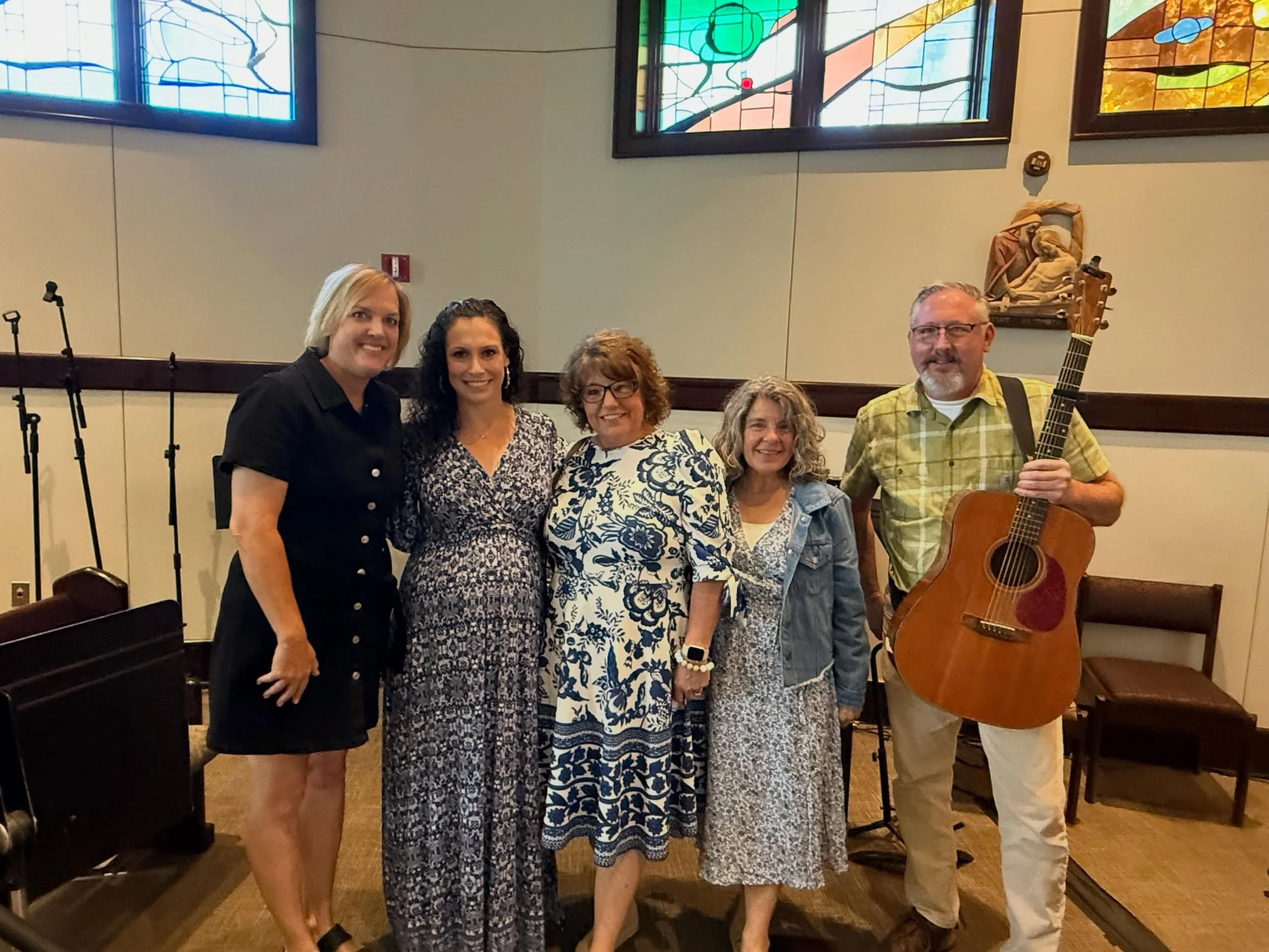 🩶What a beautiful celebration!🩶
This past Sunday, our POP community gathered for a special student-led Mass honoring our incredible teachers and staff.
The Mass, led by Father Ray, included a special blessing for our teachers and staff. Students al
