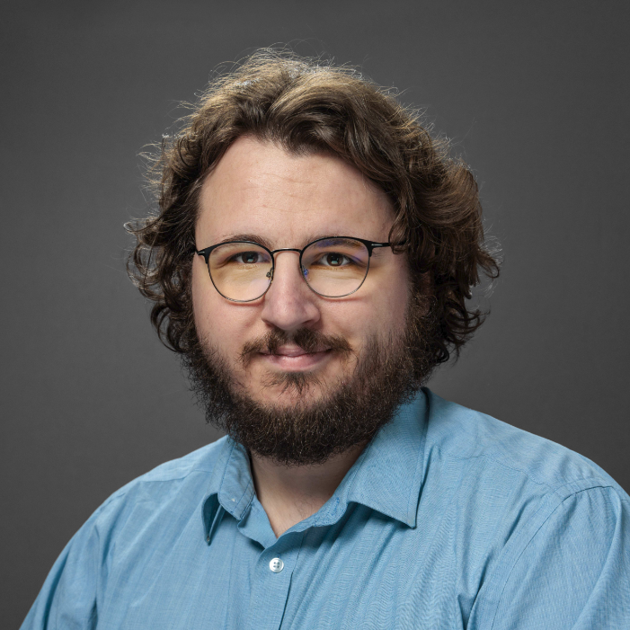 Alex Brower, máster en Humanidades, terapeuta de salud mental con licencia (LMHCA)