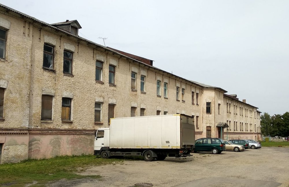  Barracks in Shchorsa Street in Grodno, supposedly identified as cultural values in the protection zone project for the city's historical center, are in fact completely unprotected, and their historical outlook will be destroyed by reconstruction. 