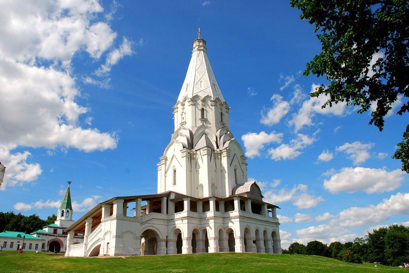  Figure 1b. The image of the Church of All Saints in Minsk (2008, architect Yu. Pogorelov) inspired by the Church of the Ascension in Kolomenskoye (1532, Moscow, Russia) 