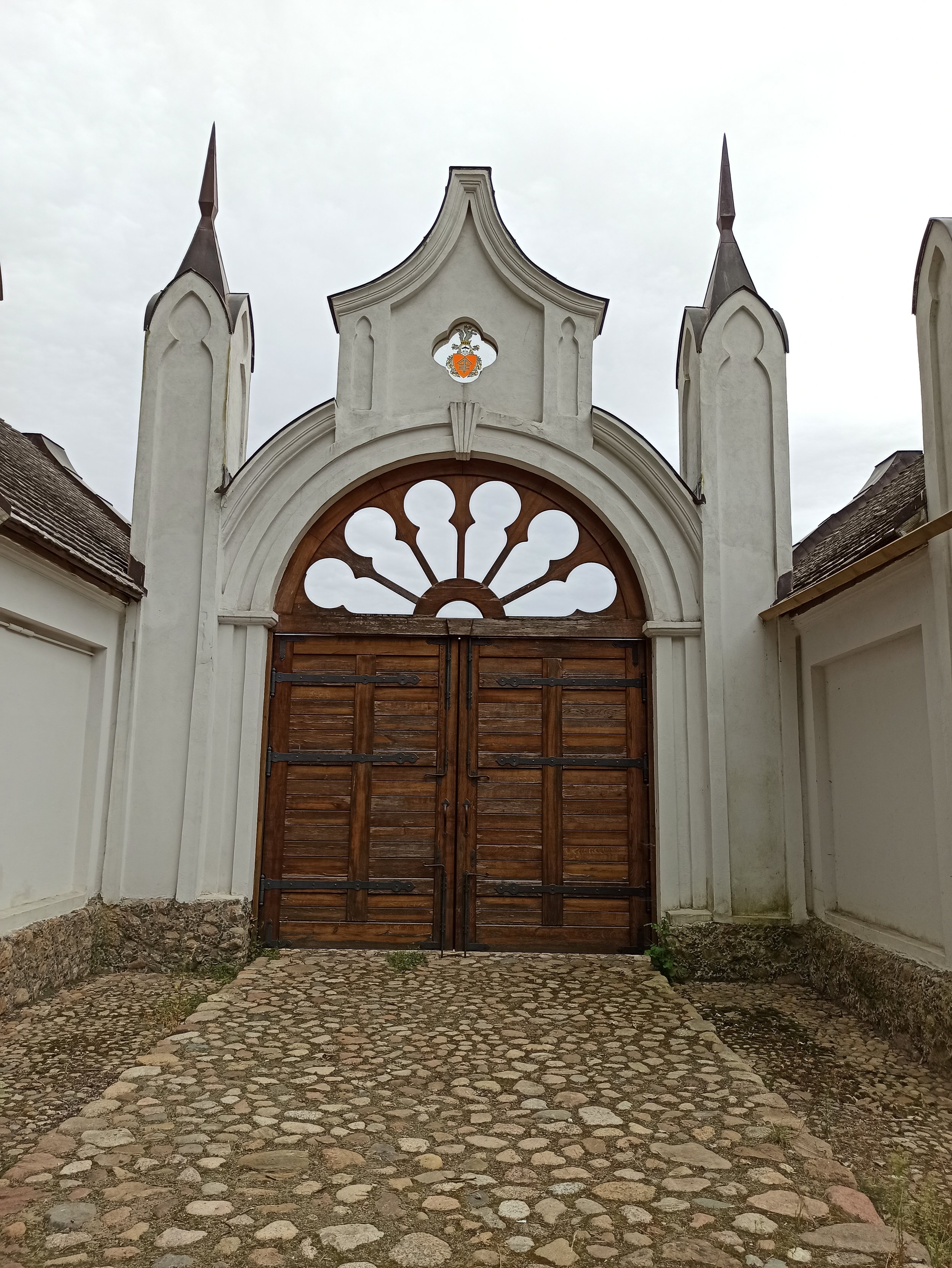 Gates of the Narkevich-Iodka manor in Nadnieman, Uzda rayon